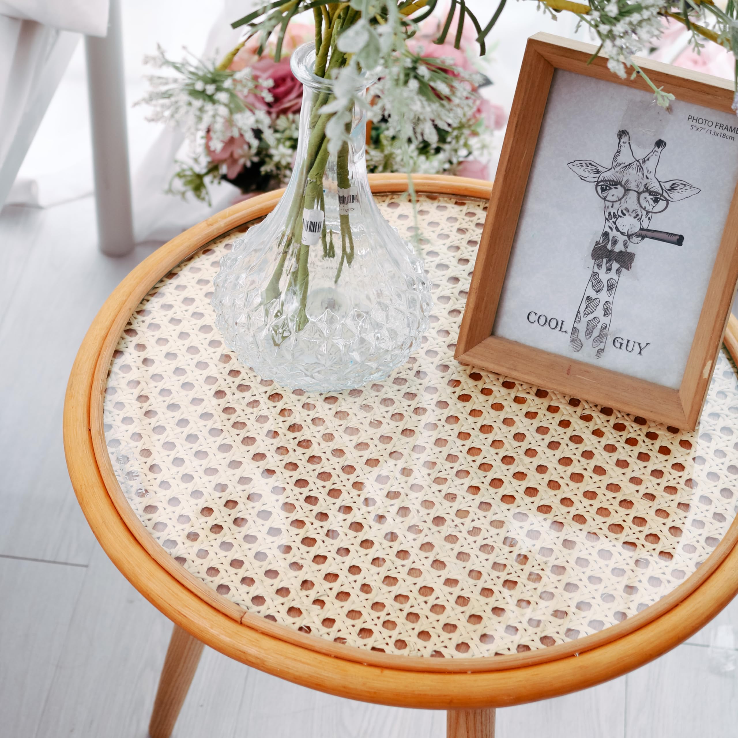 Beistelltisch Rattan rund – Handgefertigter Boho Tisch mit Wiener Geflecht & gehärteter Glasplatte – Kleiner Couchtisch/Nachttisch für Wohnzimmer, Balkon & Schlafzimmer