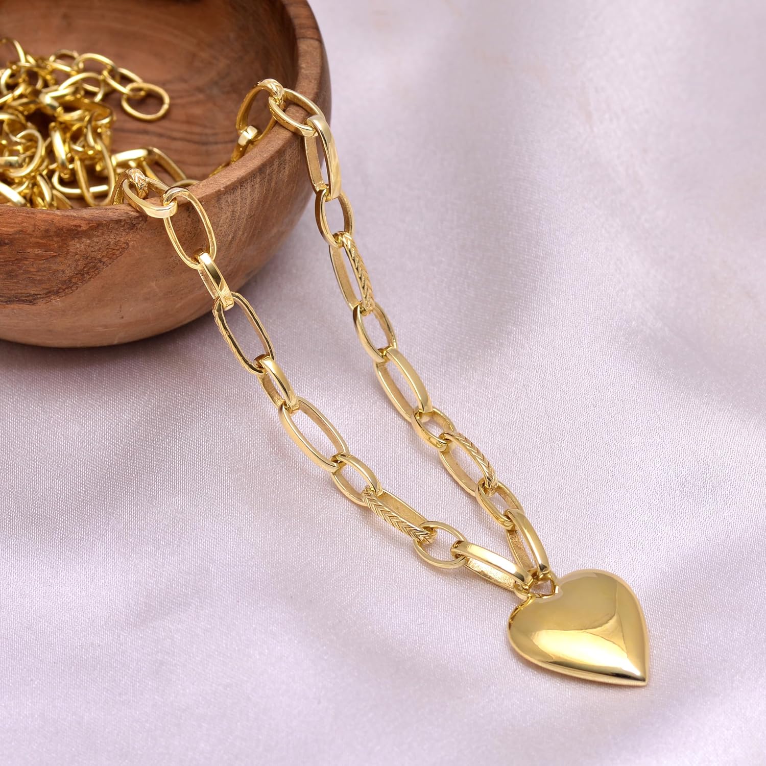 Huar Puffed Heart Necklace - 18K Gold Plated Heart Charm Jump Ring Chain Necklace, Hypoallergenic, Water-Resistant & Tarnish-Free, Adjustable Chain Length