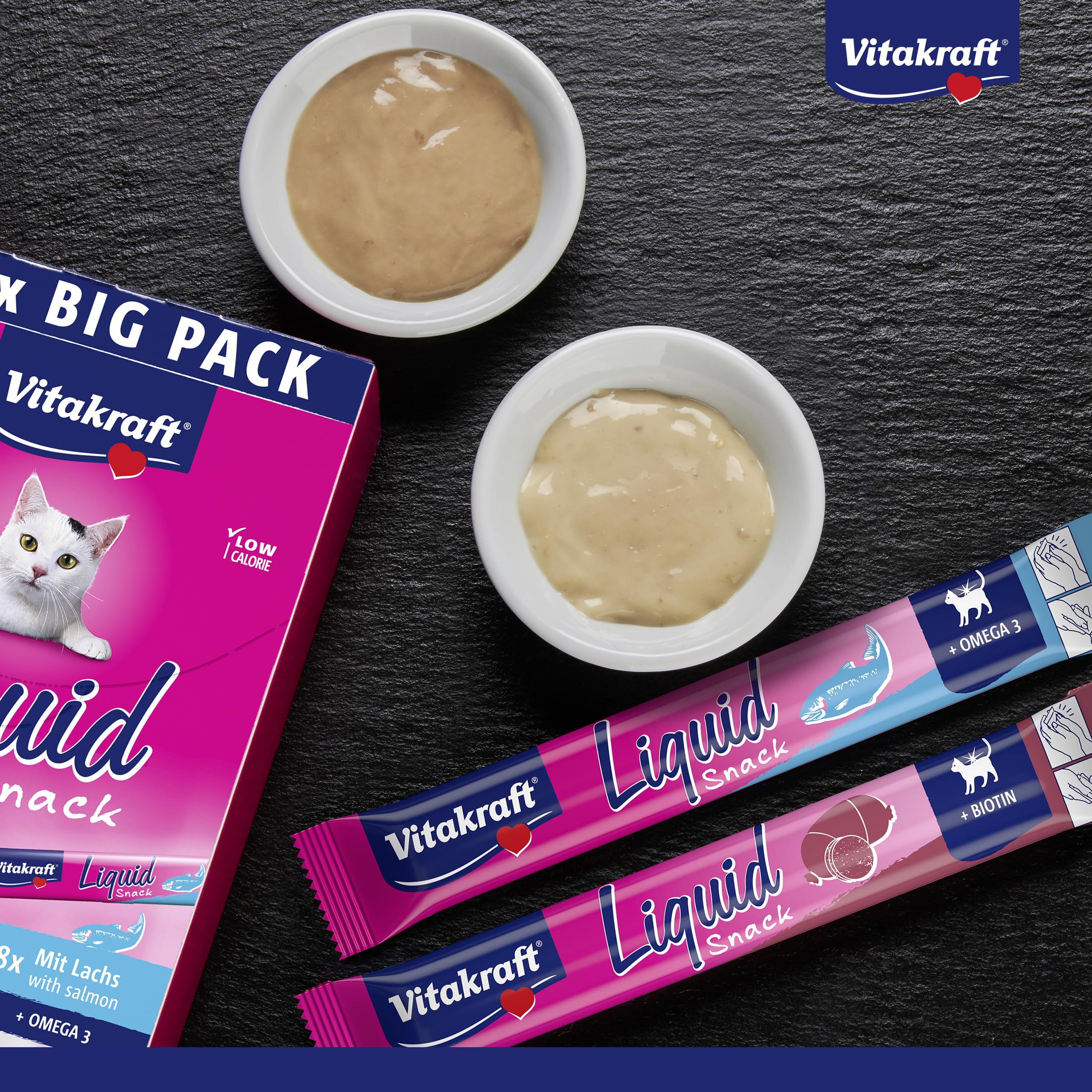 Vitakraft Liquid Snack, golosina para gatos, snack cremoso para gatos, con salchicha de hígado y biotina, con salmón y omega 3, en bolsitas individuales, 1 paquete de almacenamiento (16x 15g)