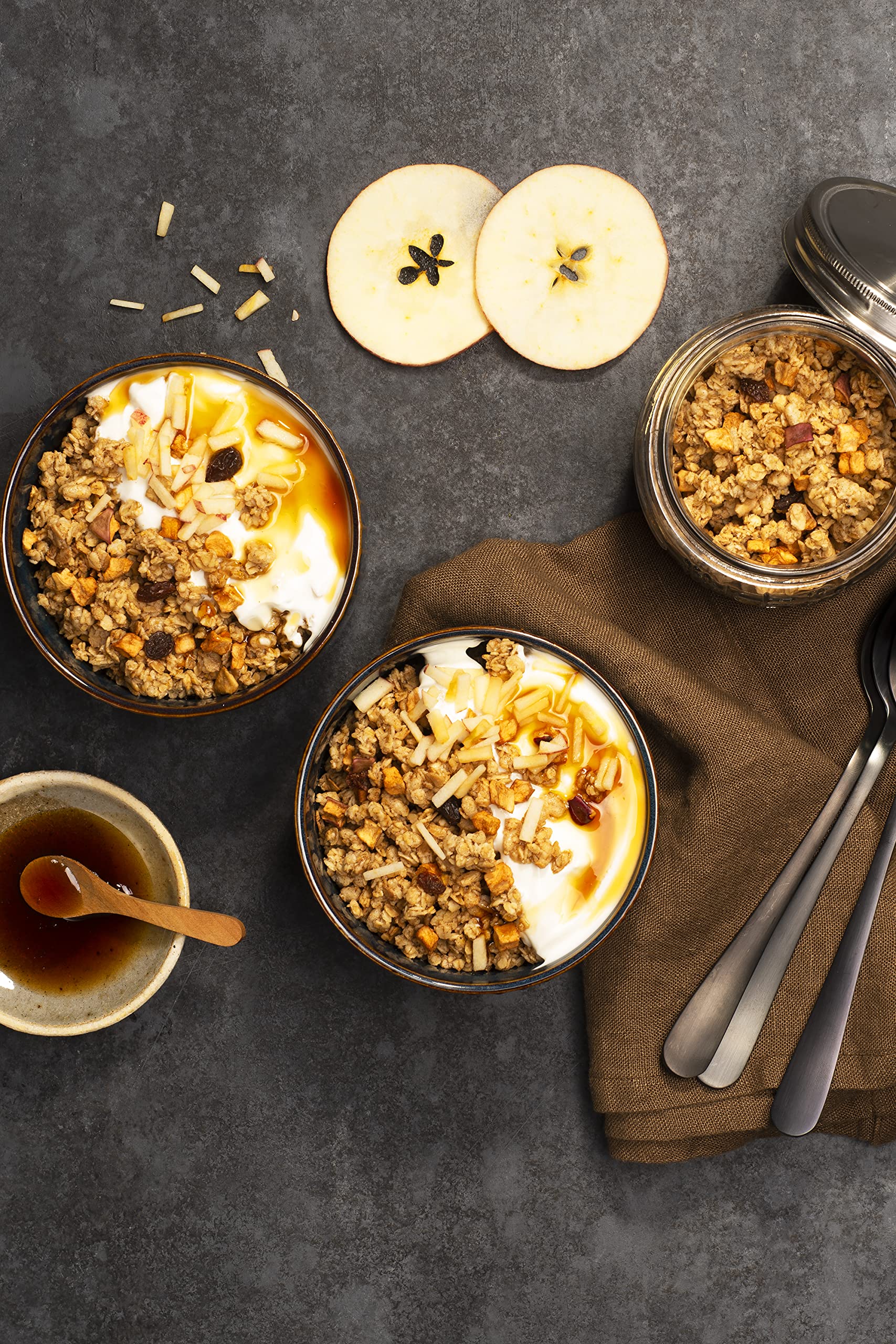 Barnhouse Krunchy Apfel-Zimt, Bio Hafer-Knuspermüsli aus Bayern, mit köstlichen Apfelstückchen und aromatischem Zimt, 6 x 750 g