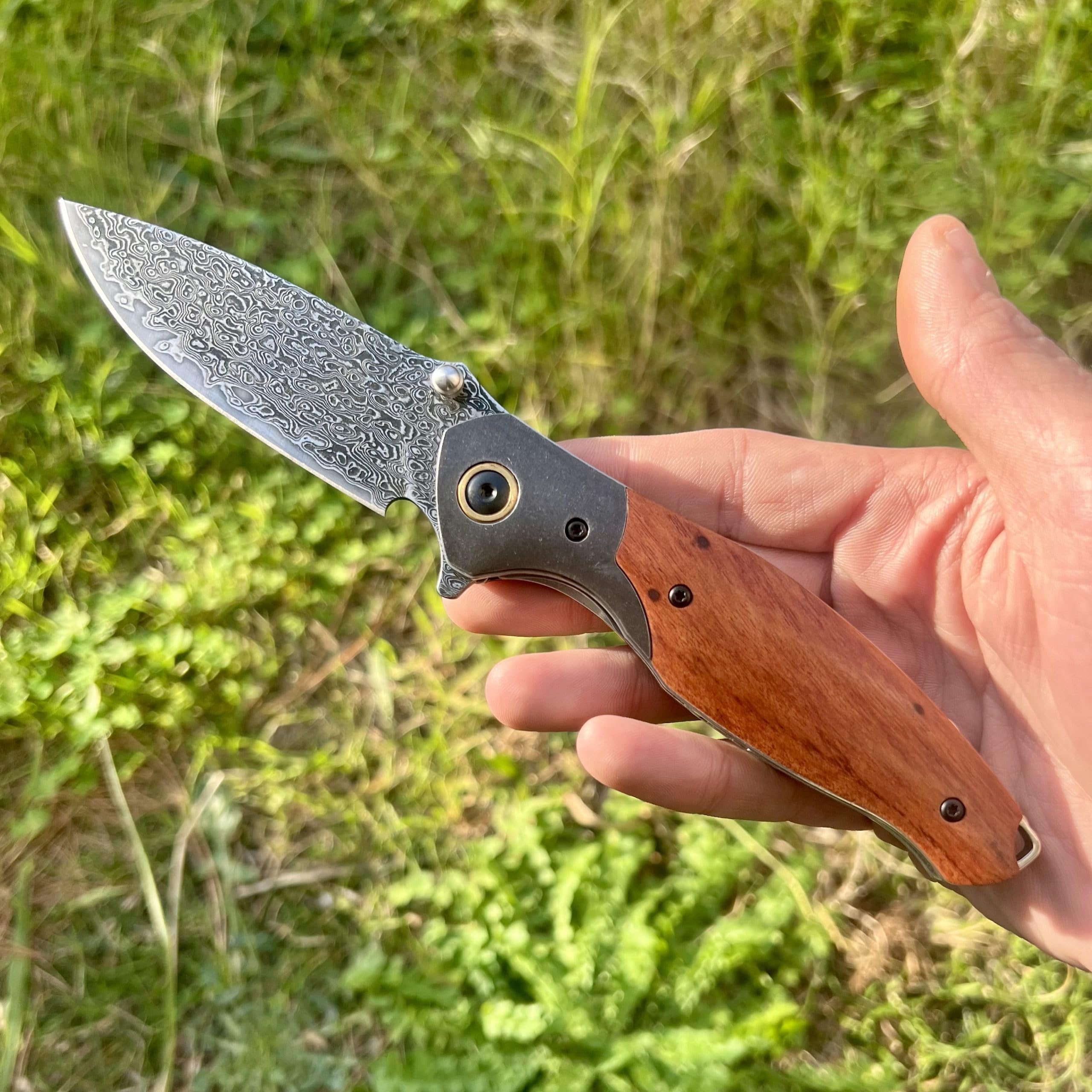 Coltello pieghevole lama acciaio damasco nero lusso camping pesca caccia manico legno edc taglio affilato artigianato collezione esterno regalo uomo bushcraft solido forgia cuscinetto sfere