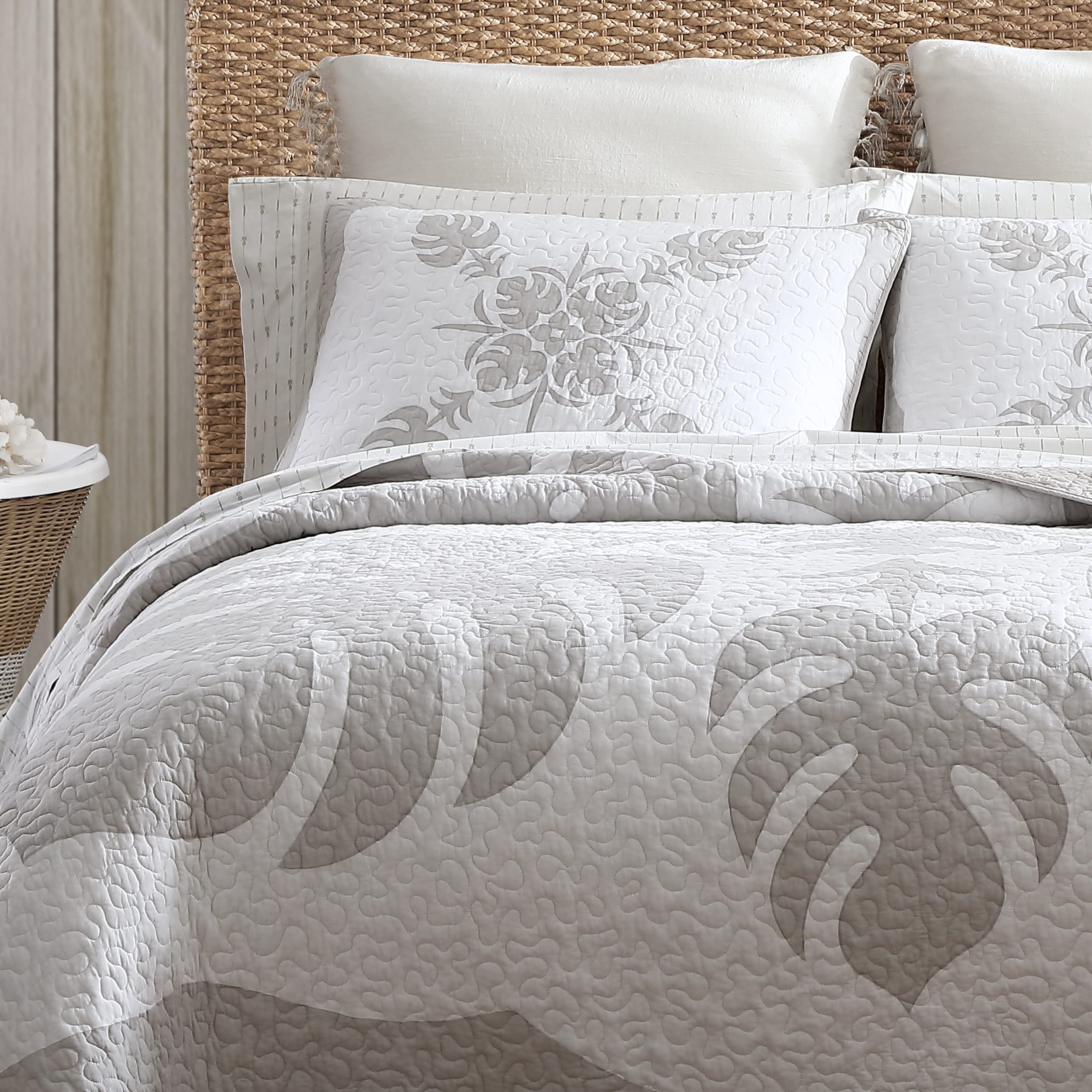 Tommy Bahama King Quilt, Reversible Cotton Bedding, Lightweight Home