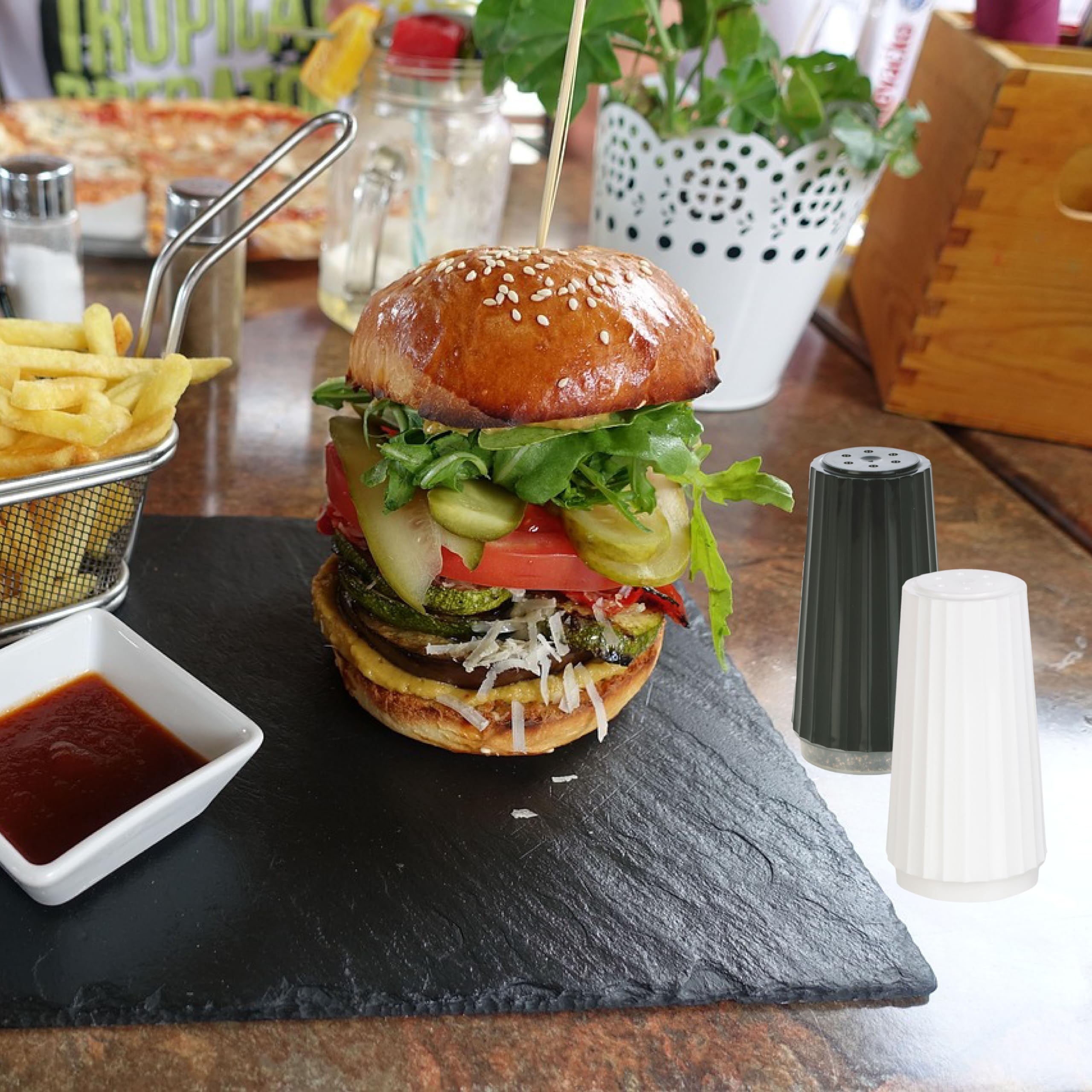 Amazon | 使い捨てソルト&ペッパー プレフィルドシェイカーセット