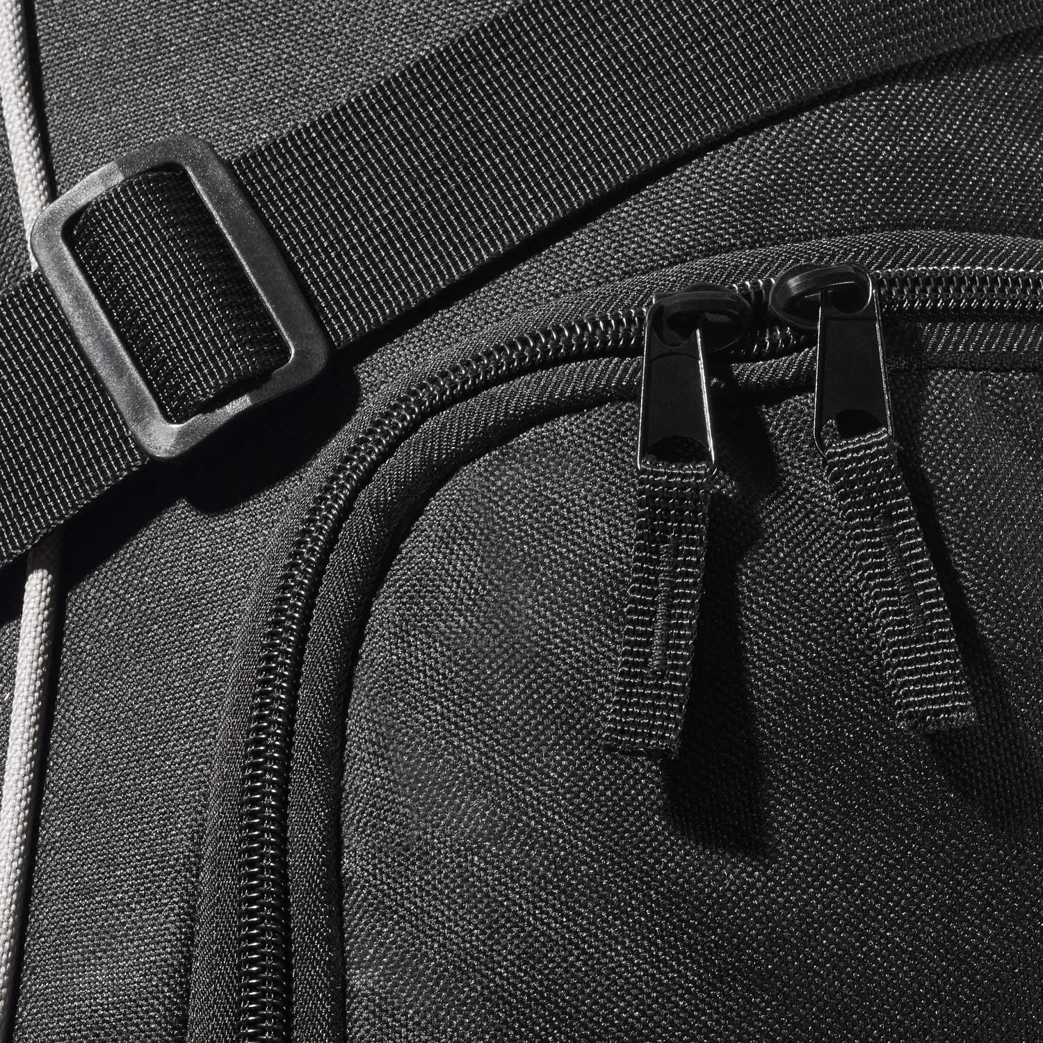 Black Crevice Bolsa para Botas y Casco de esquí I Bolsa para Botas de esquí/Snowboard y Casco Ajustable con Gran Compartimento Principal y secundario con Cremallera I tamaño: 53x26x39cm