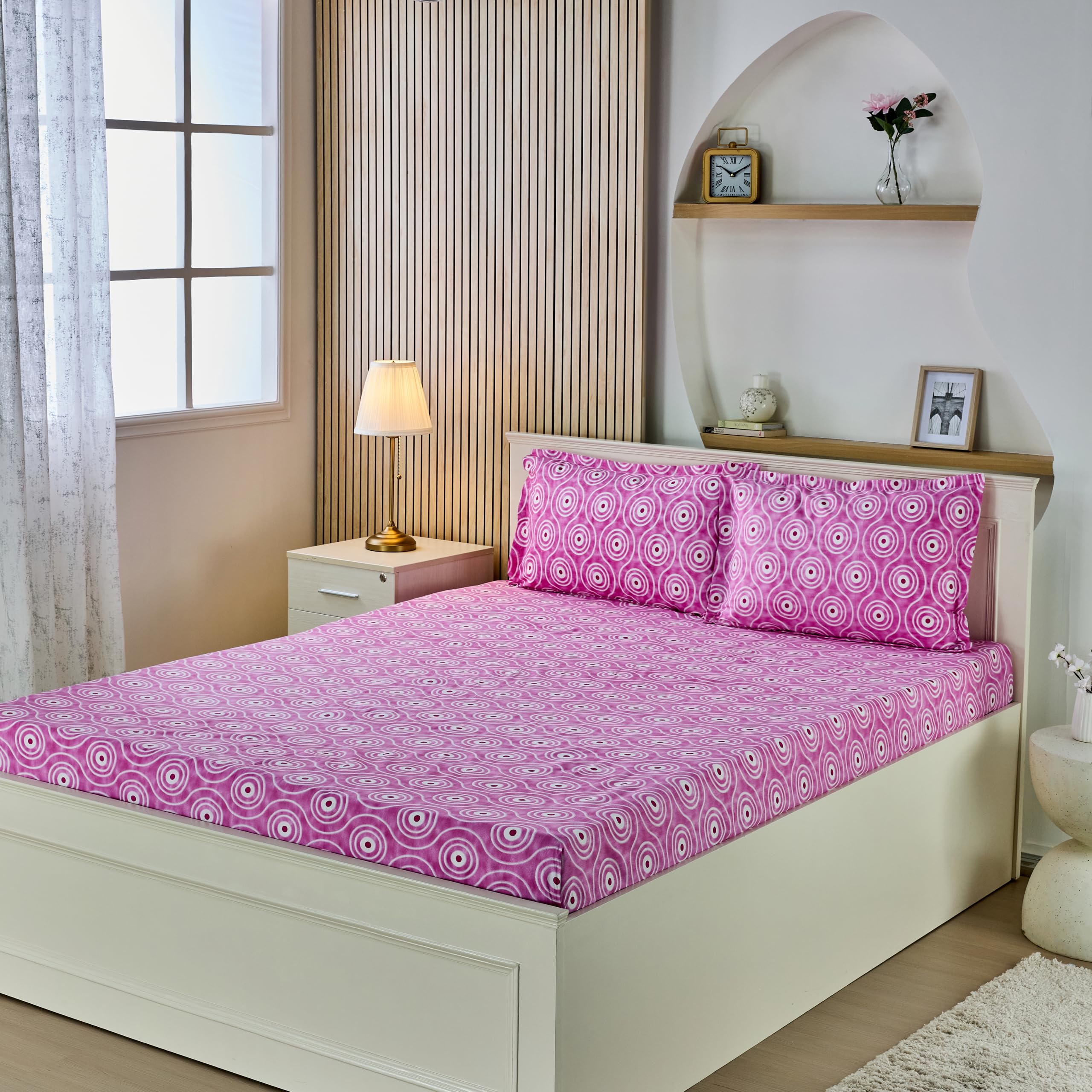 Amazon Brand - Solimo Geometric 144 TC Cotton King Size Bedsheet with 2 Pillow Covers| 90X108 Inch| Pink