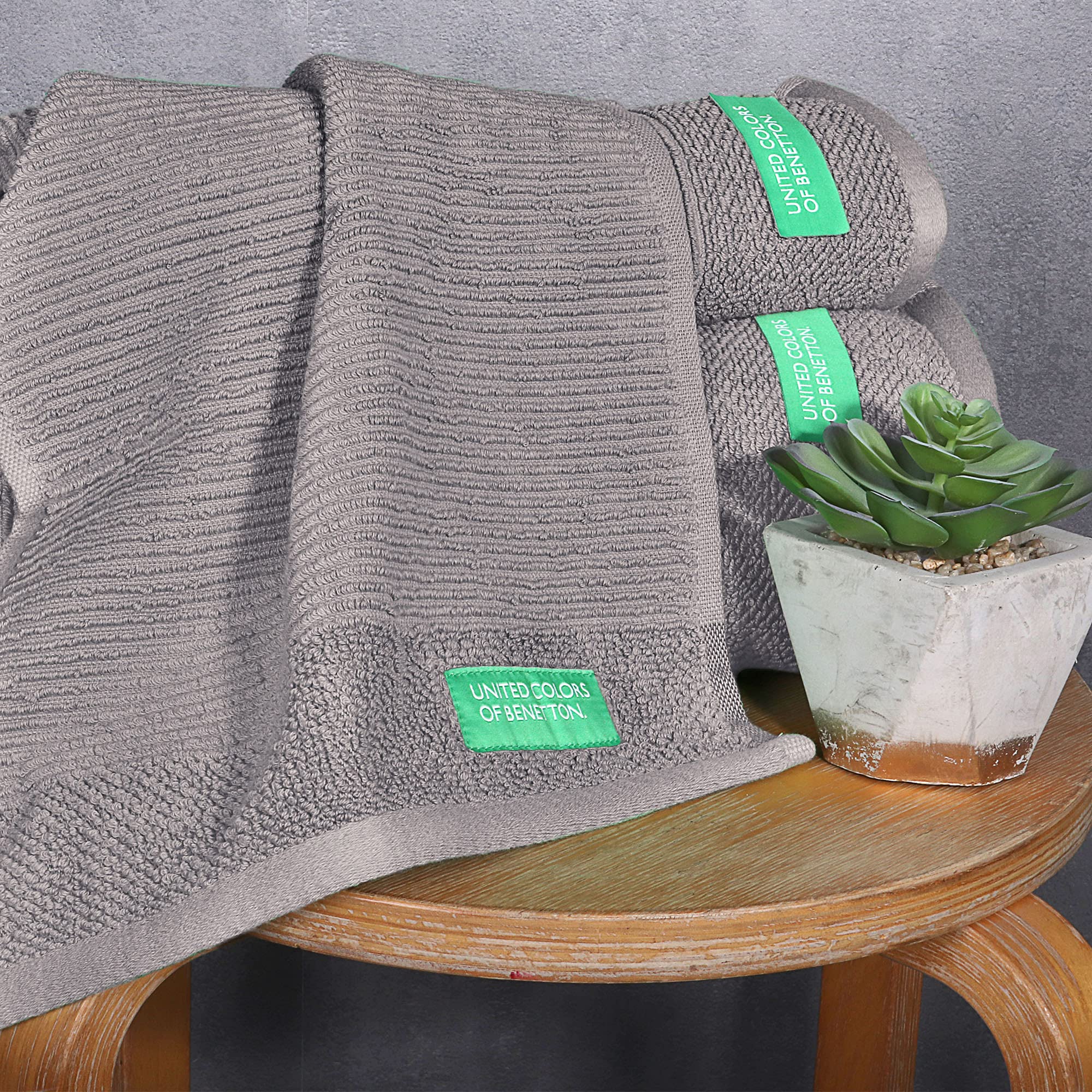 United Colors of Benetton. 3-teiliges Badetuch-Set (30 x 50 + 50 x 90 + 70 x 140 cm), 450 g/m², 100% Baumwolle, Grau Casa (BE023)