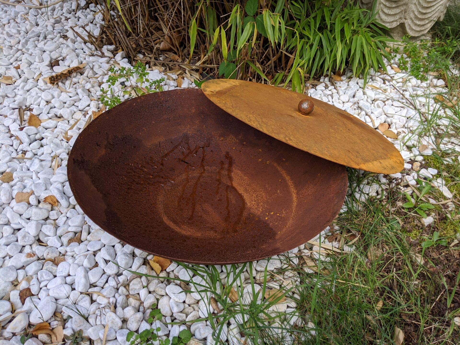 Zen Man Edelrost Garten Feuerschale mit Topfdeckel Rost Gartendeko (Feuerschale:d=60cm H16cm, 1.8mm)
