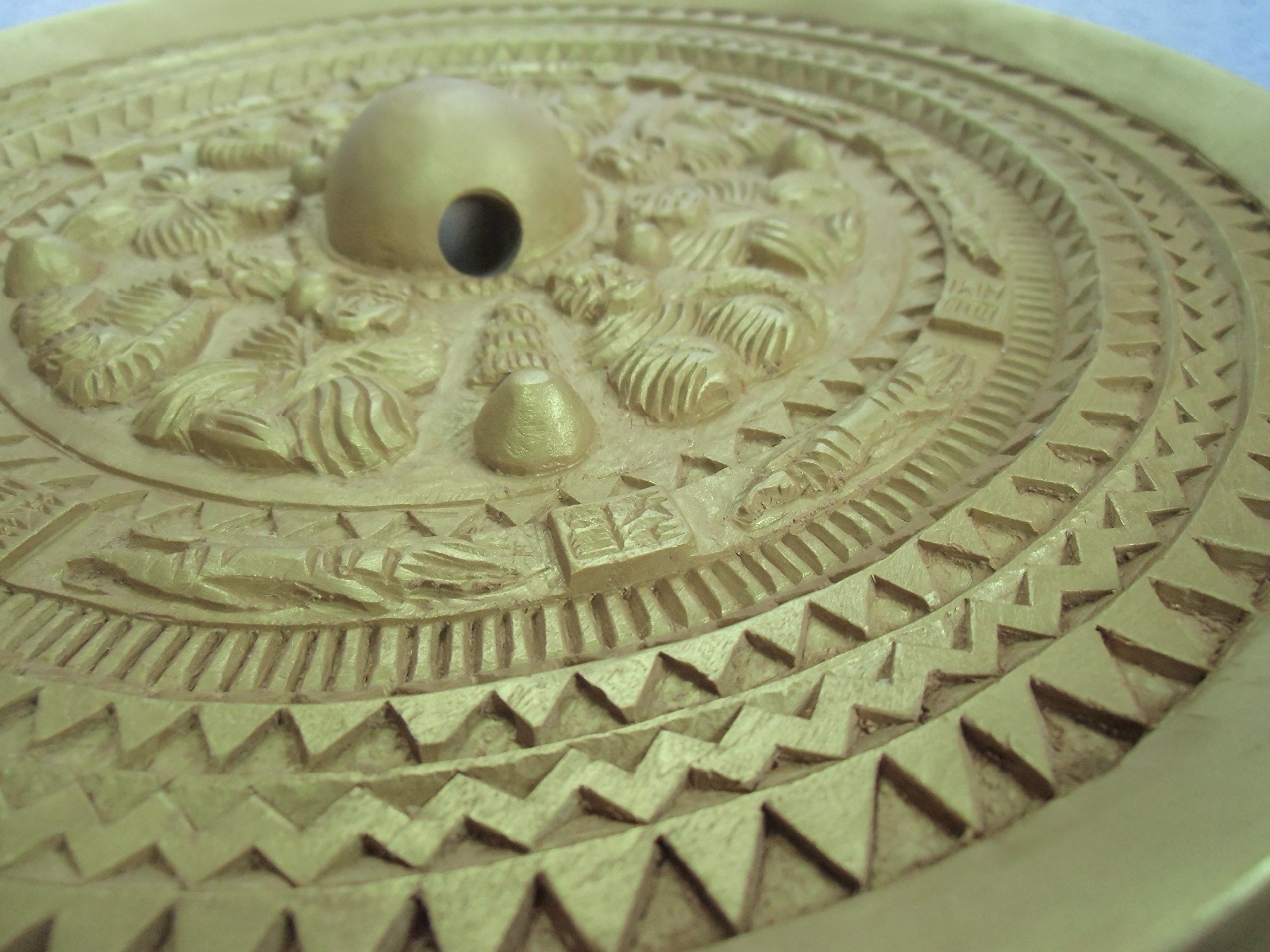 Amazon.co.jp: 【ノーブランド品】三角縁神獣鏡レプリカ 26cm金色艶