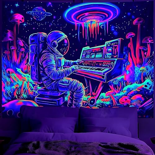 Miniatura 10 de BVBOX Tapiz de astronauta espacial con luz negra, 79 x 59 pulgadas, astronauta reactivo a los rayos UV, piano electrónico, universo, galaxia,