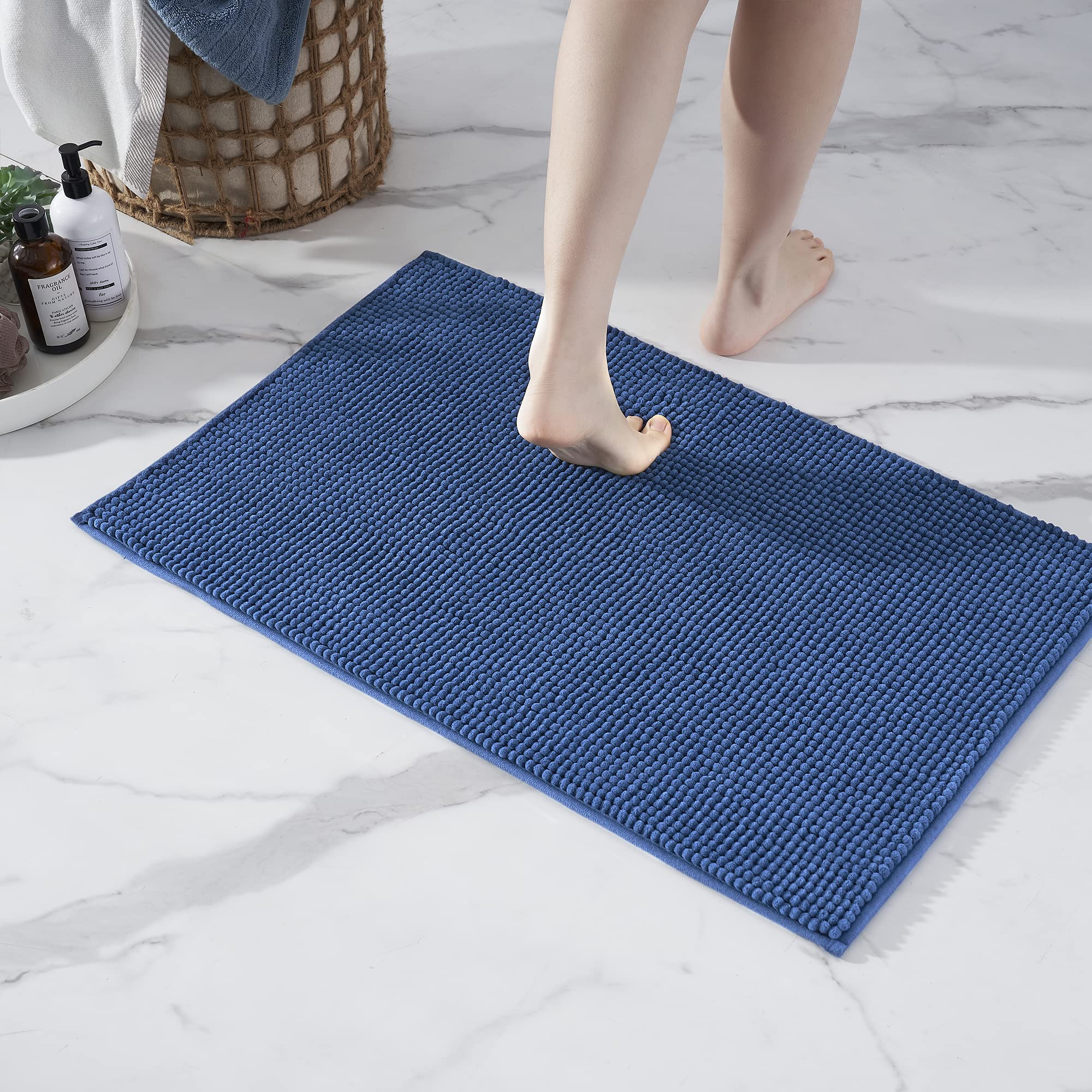 Decomira Tappeto Bagno Antiscivolo in Ciniglia | Tappetino bagno super assorbente, lavabile in lavatrice | Per il bagno, la doccia, la vasca da bagno o come tappetino WC | Blu - 50x80 cm - 2