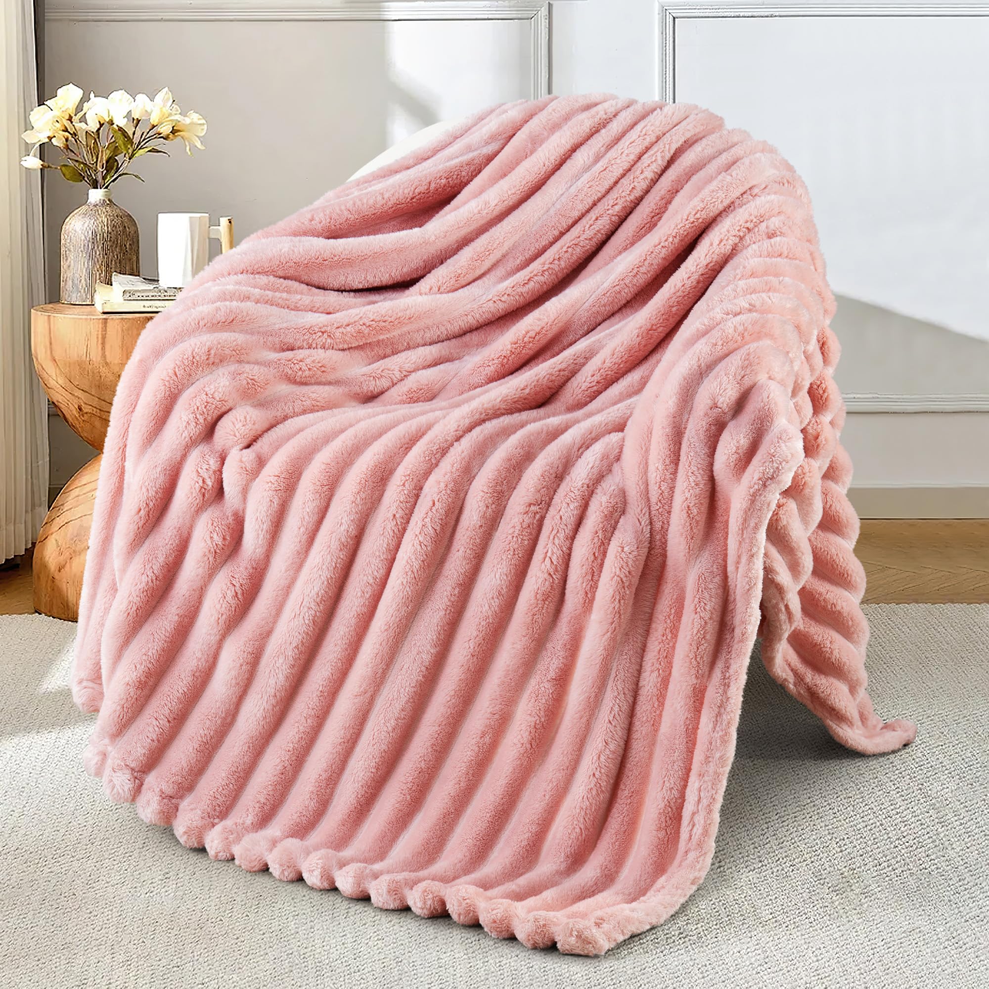Exclusivo Mezcla Fleece Throw Blanket for Couch, Super Soft Striped Jacquard Bed Blanket, Lightweight Fuzzy Cozy for All Seasons, 127x152 CM, Pink