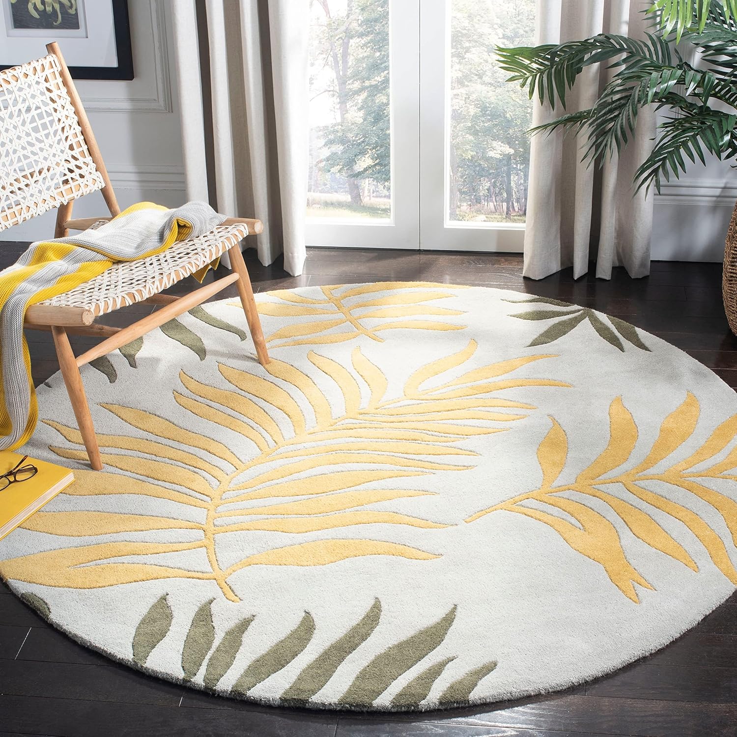 SAFAVIEH Soho Collection Runner Rug - 2'6" x 8', Beige & Multi, Handmade Wool & Viscose, Ideal for High Traffic Areas in Living Room, Bedroom (SOH744A)