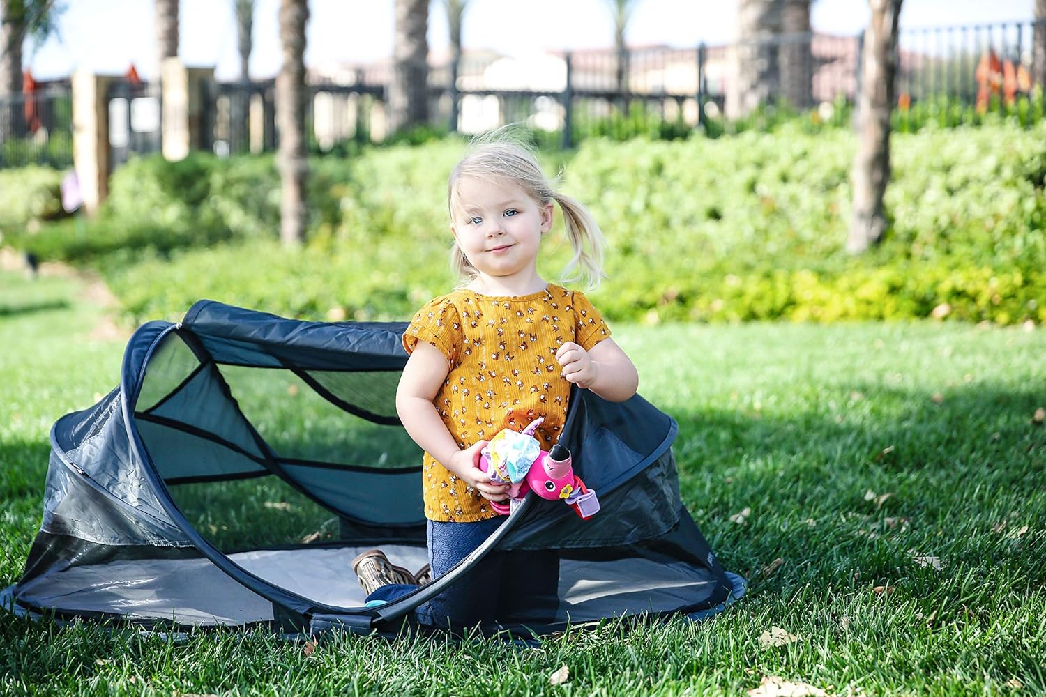 Grеаtеѕt Prоduсt Joovy Gloo Childrens Indoor and Outdoor Travel Tent, Portable Baby Tent with Sun Protection, Large Size, Forged Iron