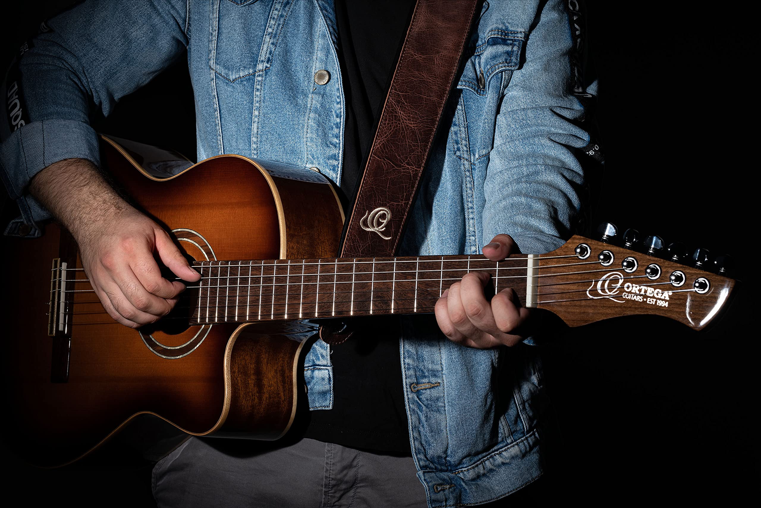 Ortega Guitars Tracolla per Chitarra Regolabile – Chitarra Acustica / Elettrica, Basso Acustico / Elettrico – Classic Series – Vera Pelle, Vintage Brown (OSCL-4)