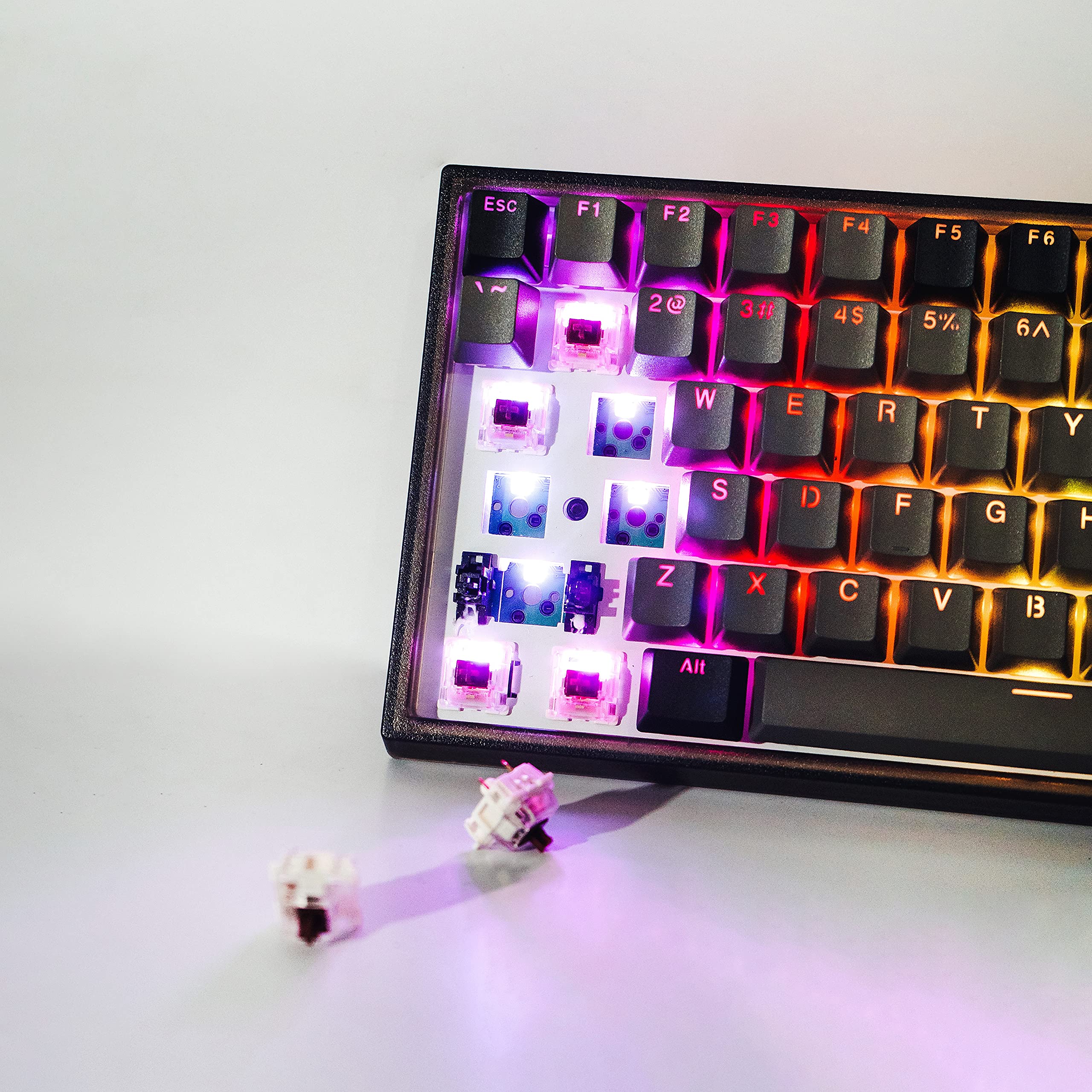 Amazon | YUNZII KC84 Pro ホットスワップ可能なメカニカルキーボード