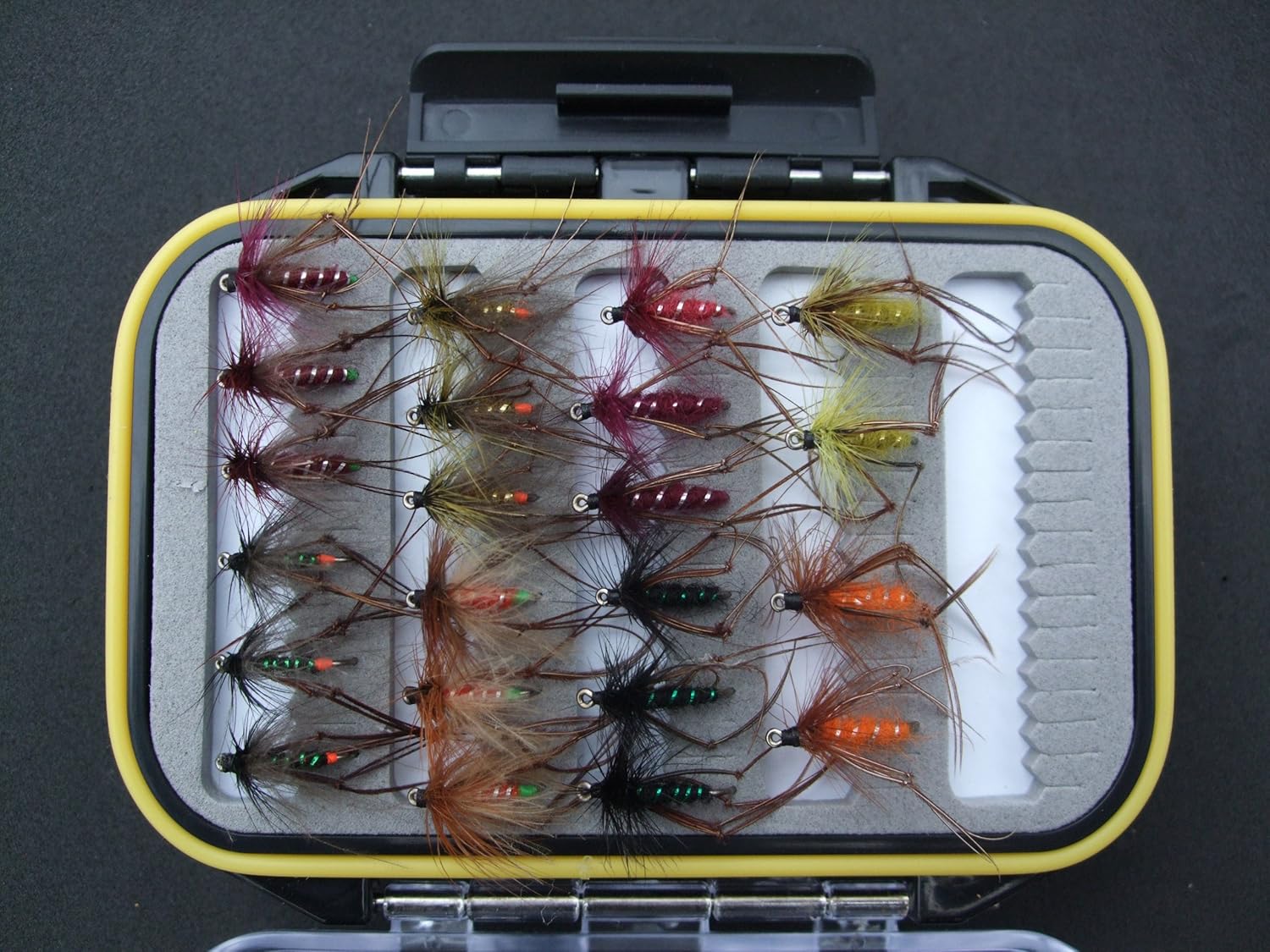 Turrall Trout Fly Pod Box - 22 Blob Fliegen In 8 Variationen