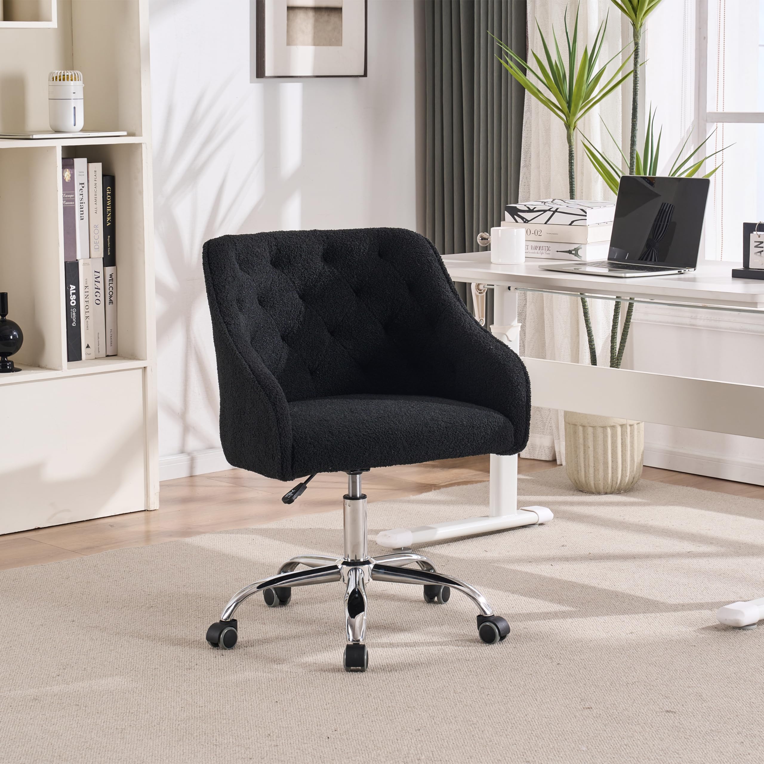 Chaise de bureau pivotante Teddy noire avec roulettes de salon