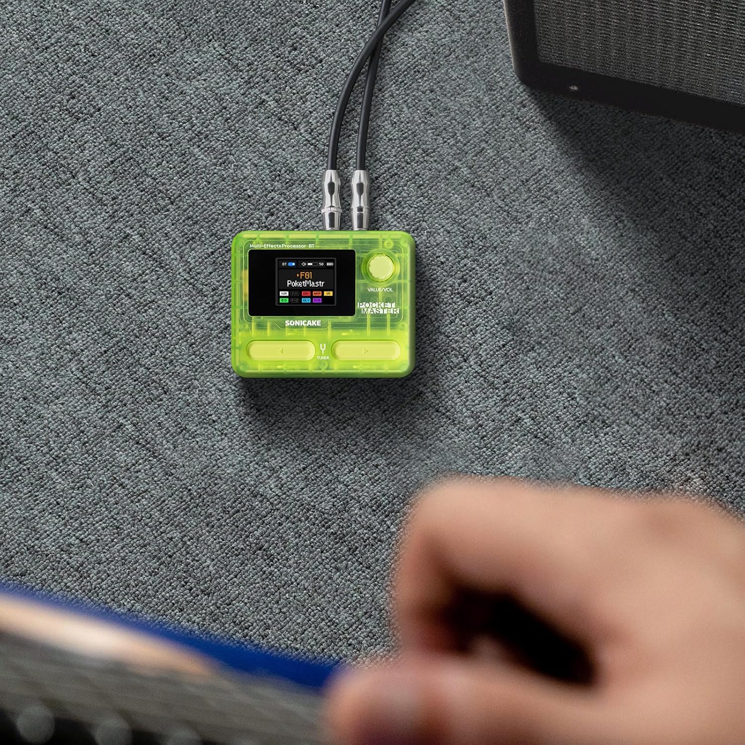 SONICAKE Pocket Master connected to a guitar and amppangagung