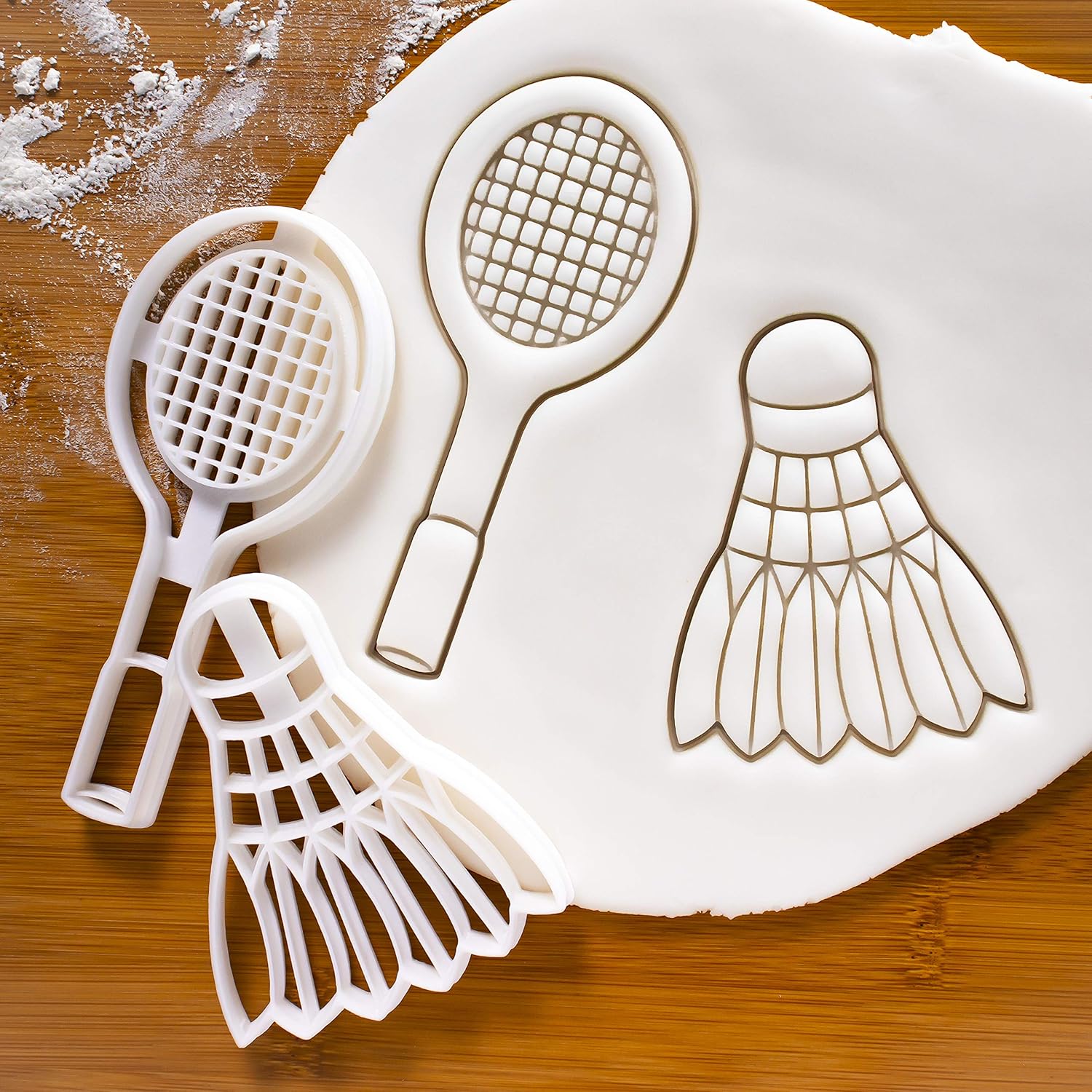 Set of 2 Badminton cookie cutters (Designs: Racket & Shuttlecock), 2 pieces - Bakerlogy