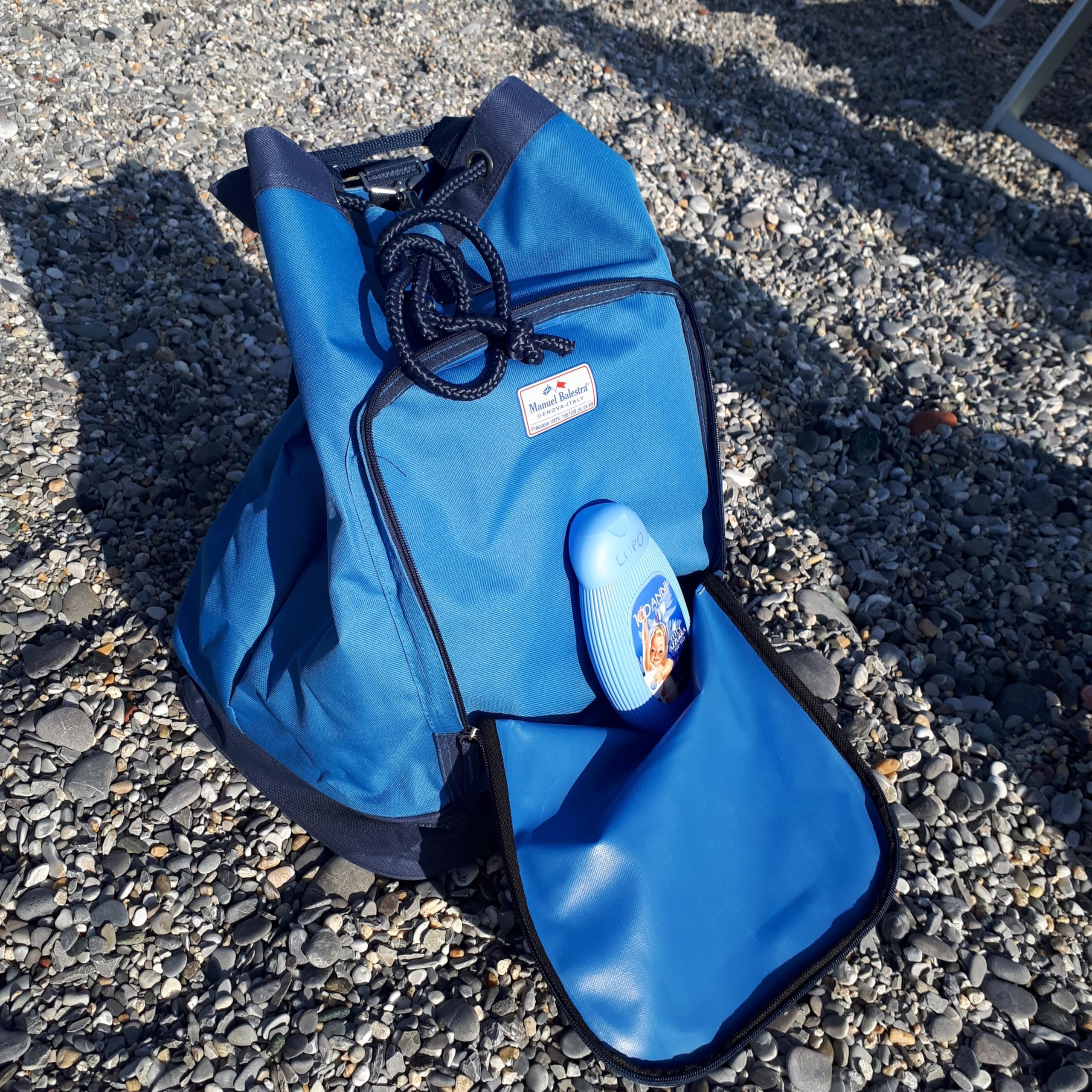 Bolsa de Marinero con Doble Fondo y Bolsillo Frontal, dotada de asa y Correas para Uso en Mochila.