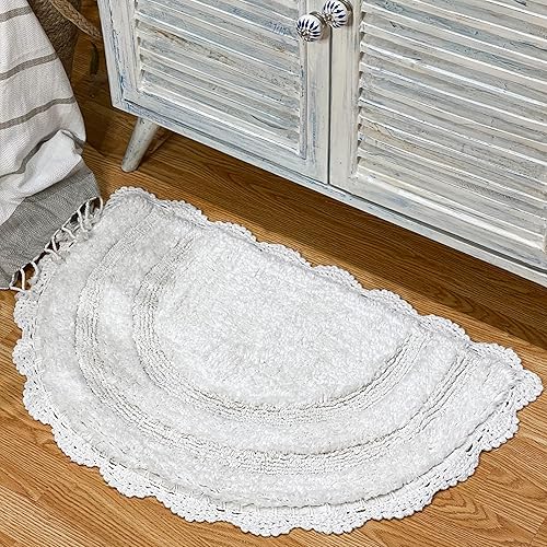 Chardin home Alfombra de baño de ganchillo blanco, 100% algodón semicírculo con borde de ganchillo artesanal hecho a mano, forma de D de 20 x 32