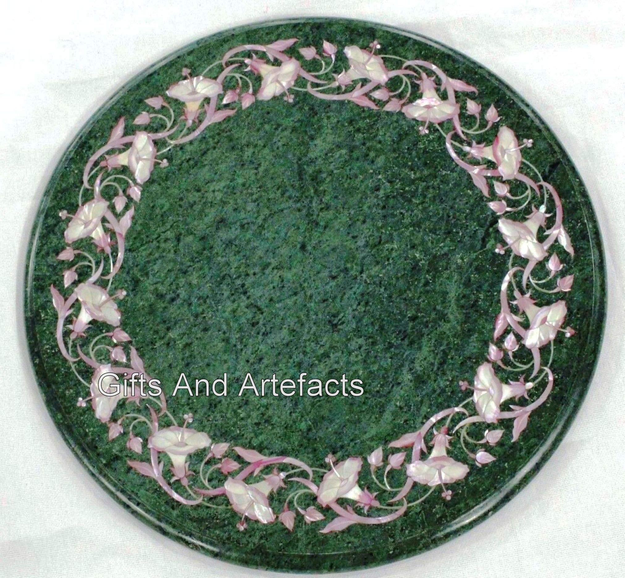 Dessus de table d'appoint de patio en marbre vert pour des instants magiques