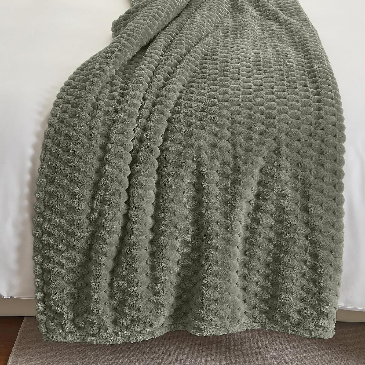 PHF Ultra Soft Flannel Fleece Blanket Queen Size, Lightweight 3D Jacquard Fleece Blanket, No Shedding, No Pilling, Luxury 340GSM Aesthetic Fluffy Cozy for Bed Room Decor, 90"x90", Dusty Sage