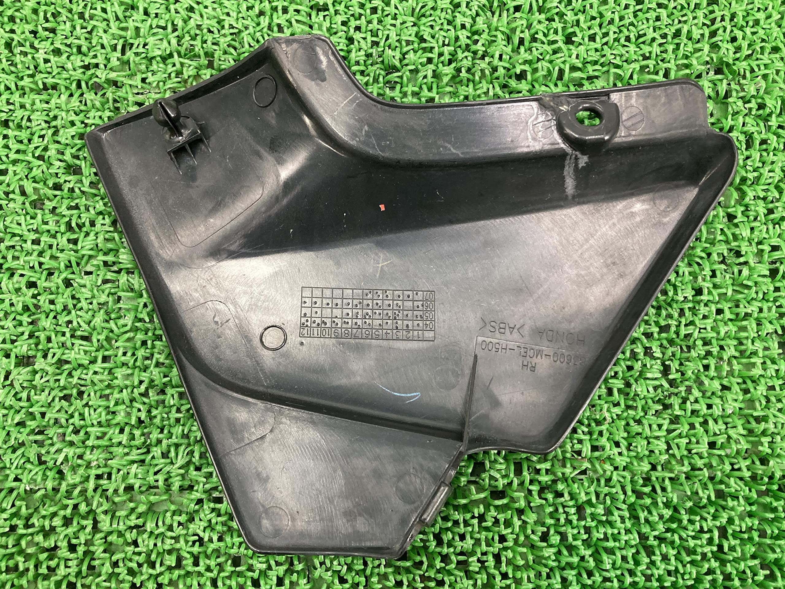 Amazon | CB400SB サイドカバー 右 ガンM 83600-MCEL-H500 ホンダ 純正 
