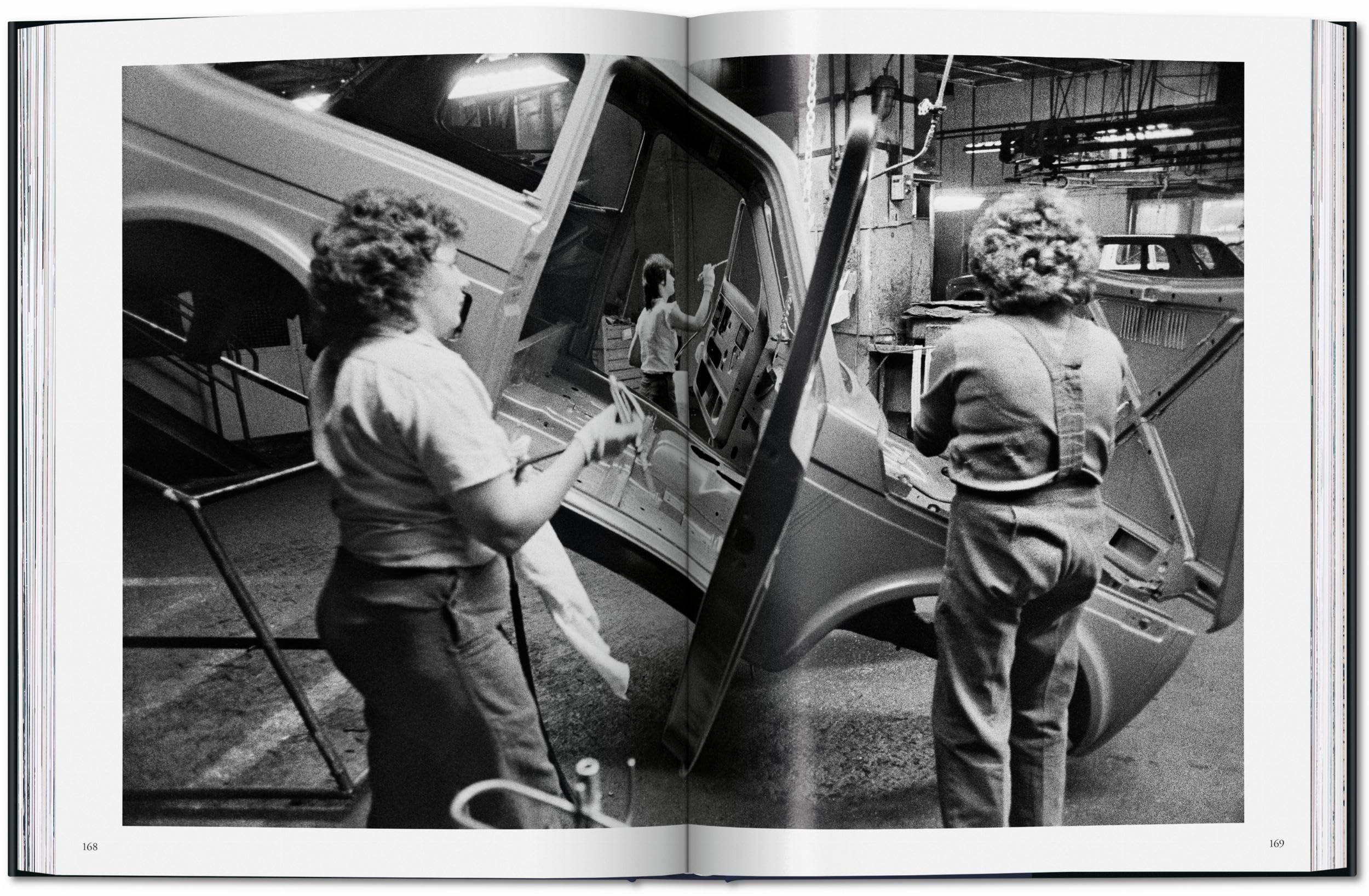 Sebastião Salgado. Workers. An Archaeology of the Industrial Age (Photography Book)
