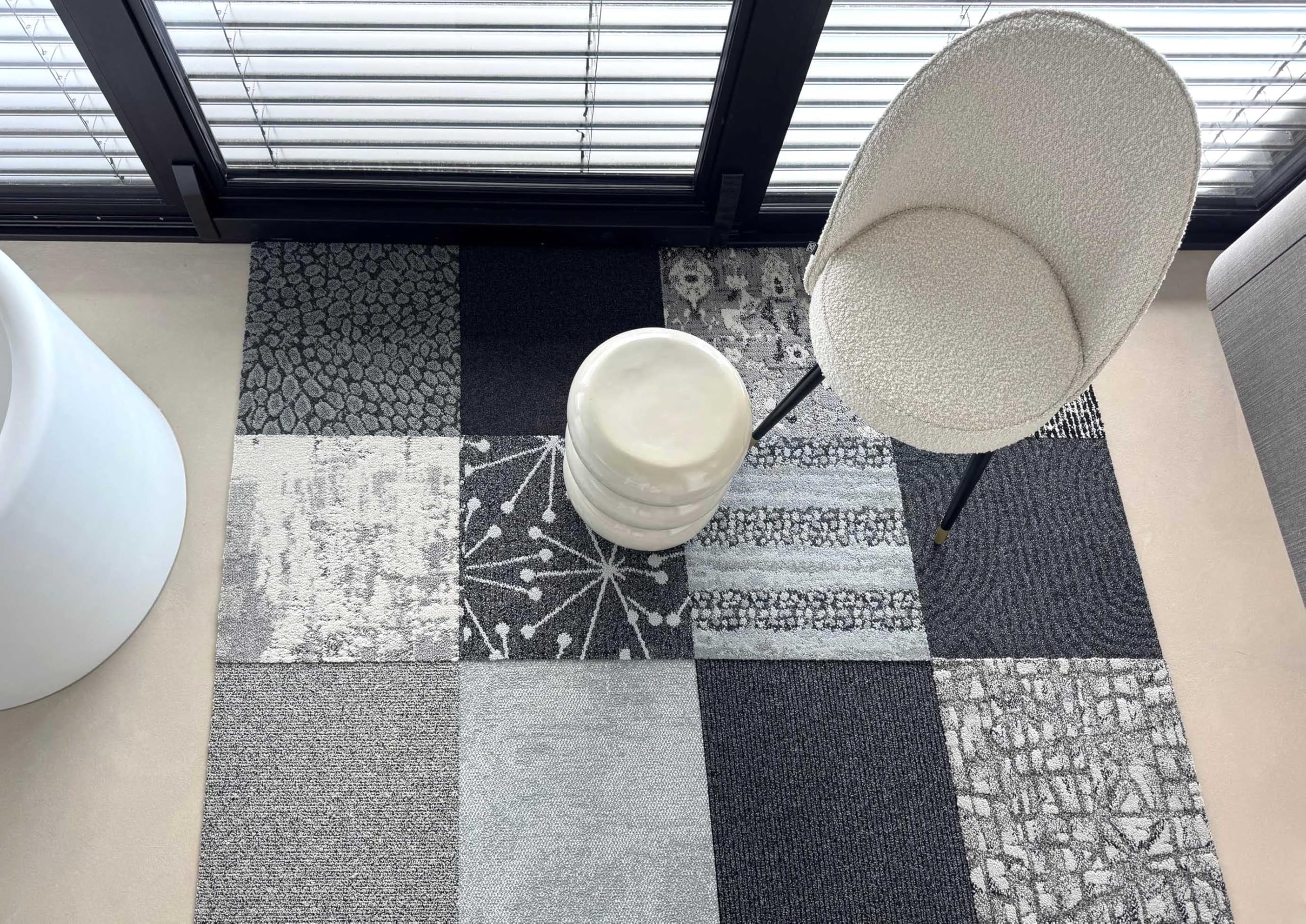Teppichfliesen Shades of. by Interface | Selbstliegend Teppichfliesen | 50x50 cm | Pro Karton 16 Stück = 4m2 (Grey)