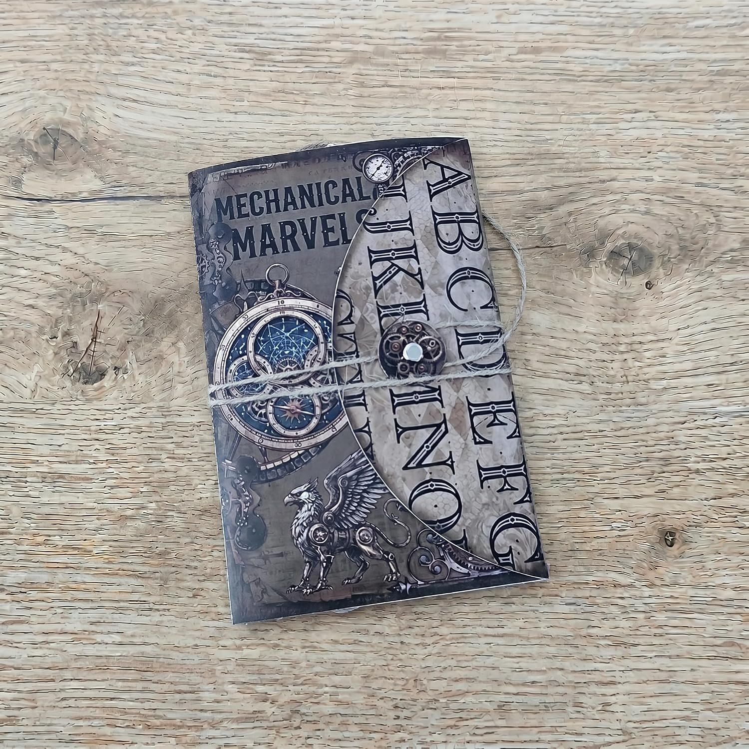 XINPOCUT Steampunk Folding Folio Junk Journal Kit,Folio Booklet Craft Kit, Junk Journal Kit, Scrapbooking Supplies, Journaling Decor, Mini Folio Writer Folder Project, Arts & Crafts Gifts