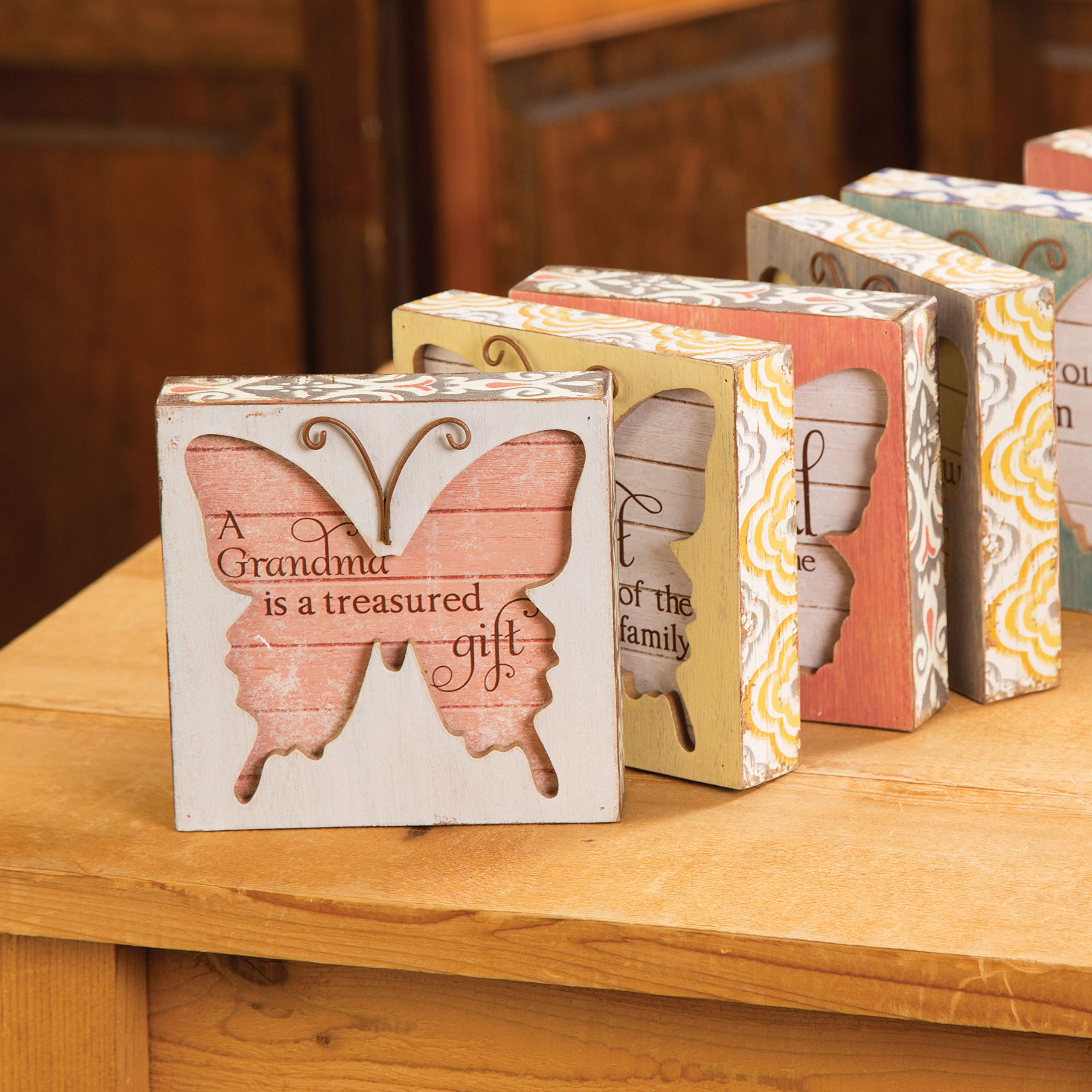 Pavilion Gift Company Simple Spirits 41087 Grandma Placa de Mariposa, 4 – 1/2 "