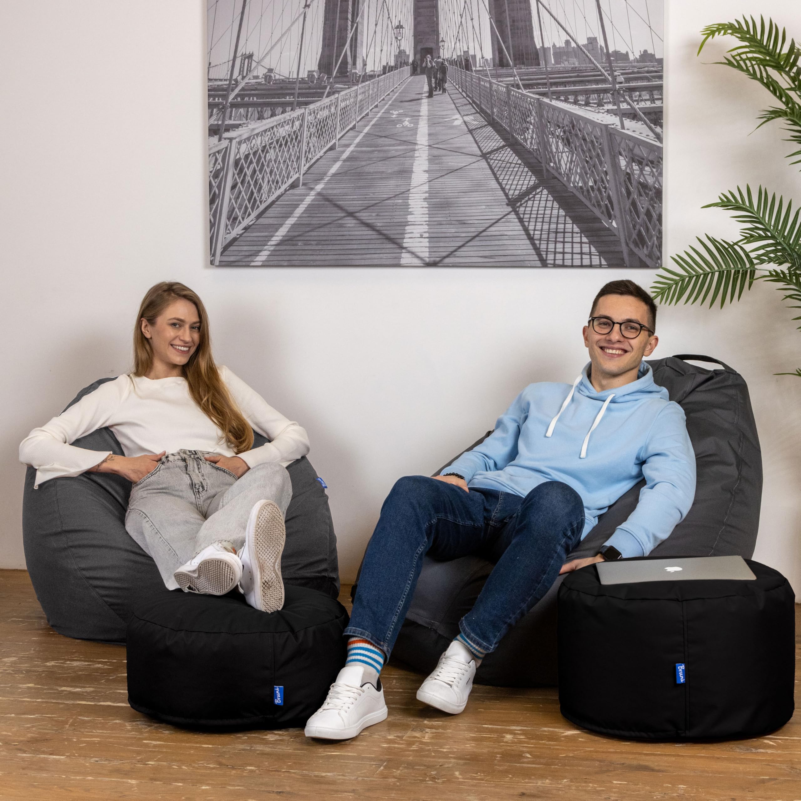 Bruni Puf - Puf M en negro – Puf redondo para interior y exterior como reposapiés, cojín de yoga, cojín de meditación, fabricado en Alemania