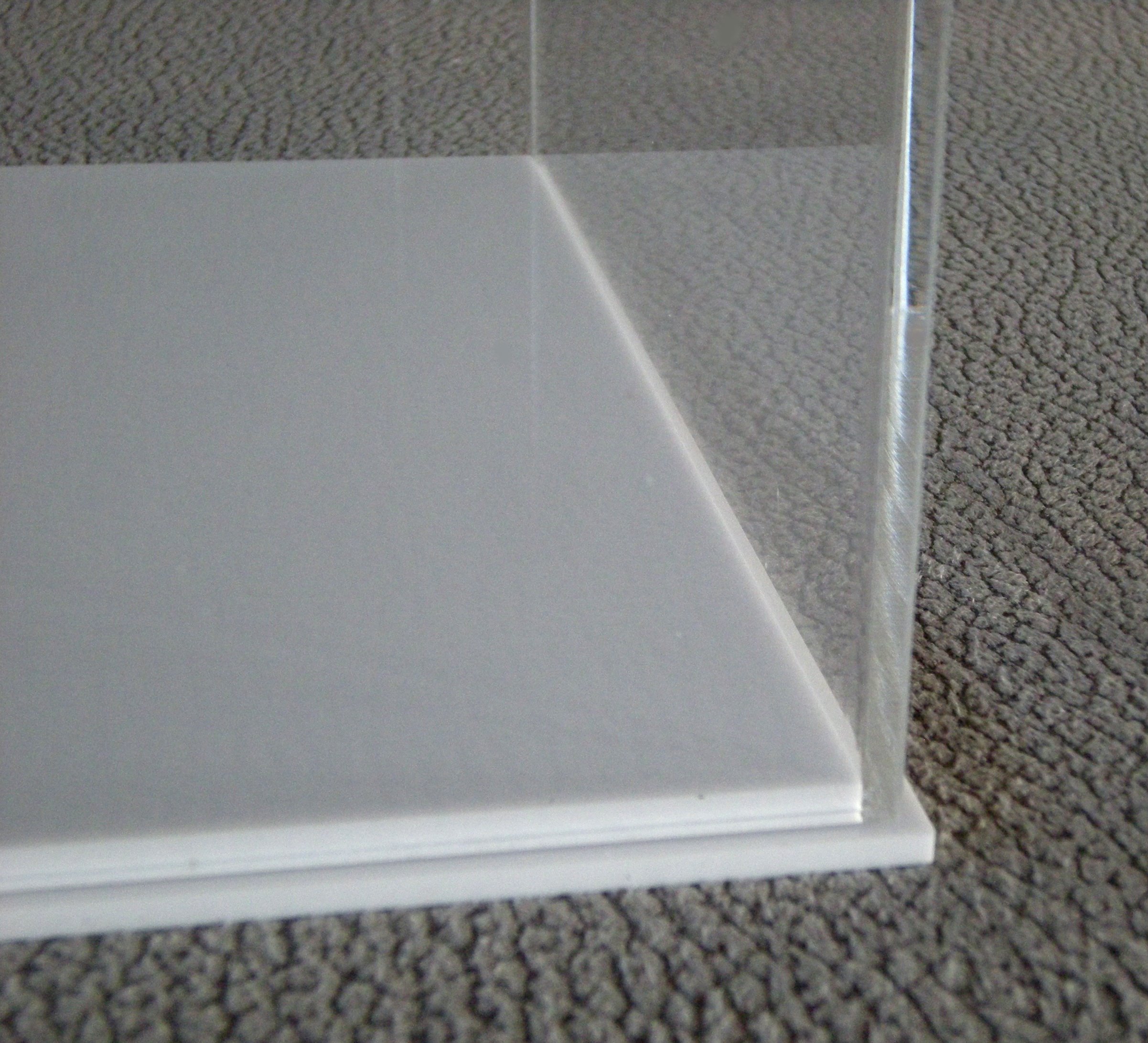 Orus vitrine avec Base Blanche 40 x 40 x 20h