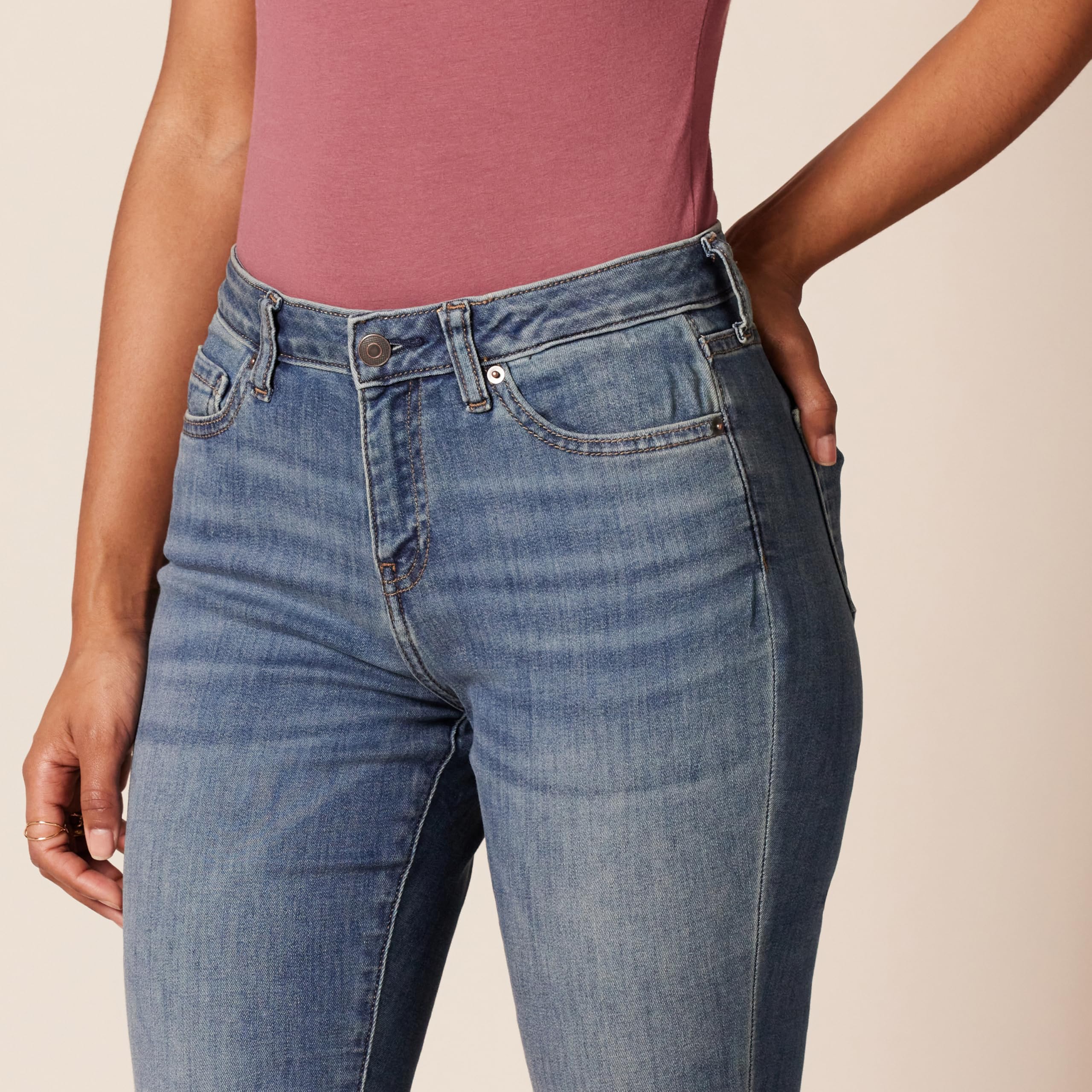Amazon Essentials Jeans Skinny Curvy a Vita Media - Colori Fuori Produzione Donna