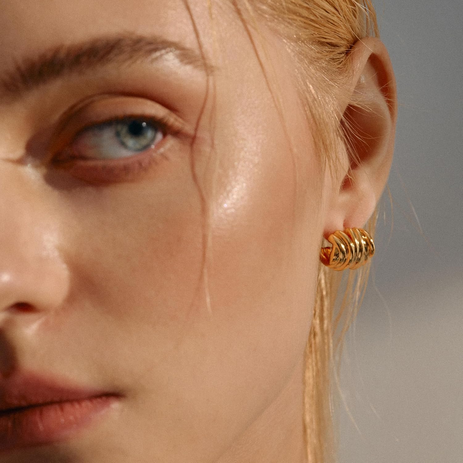 Chunky Gold Hoop Earrings for Women, 18K Gold Plated Triple Hoop Earrings, Small Thick Hoops Split Huggie Earring Aesthetic Hypoallergenic Lightweight Trendy Jewelry Gift for Women - Image 3