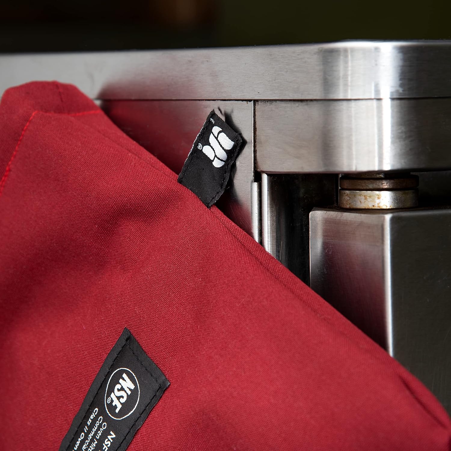 San Jamar KT0224 Cool Touch Flame Conventional High Heat Intermittent Flame Protection up to 900°F Oven Mitt, 24" Length, Red