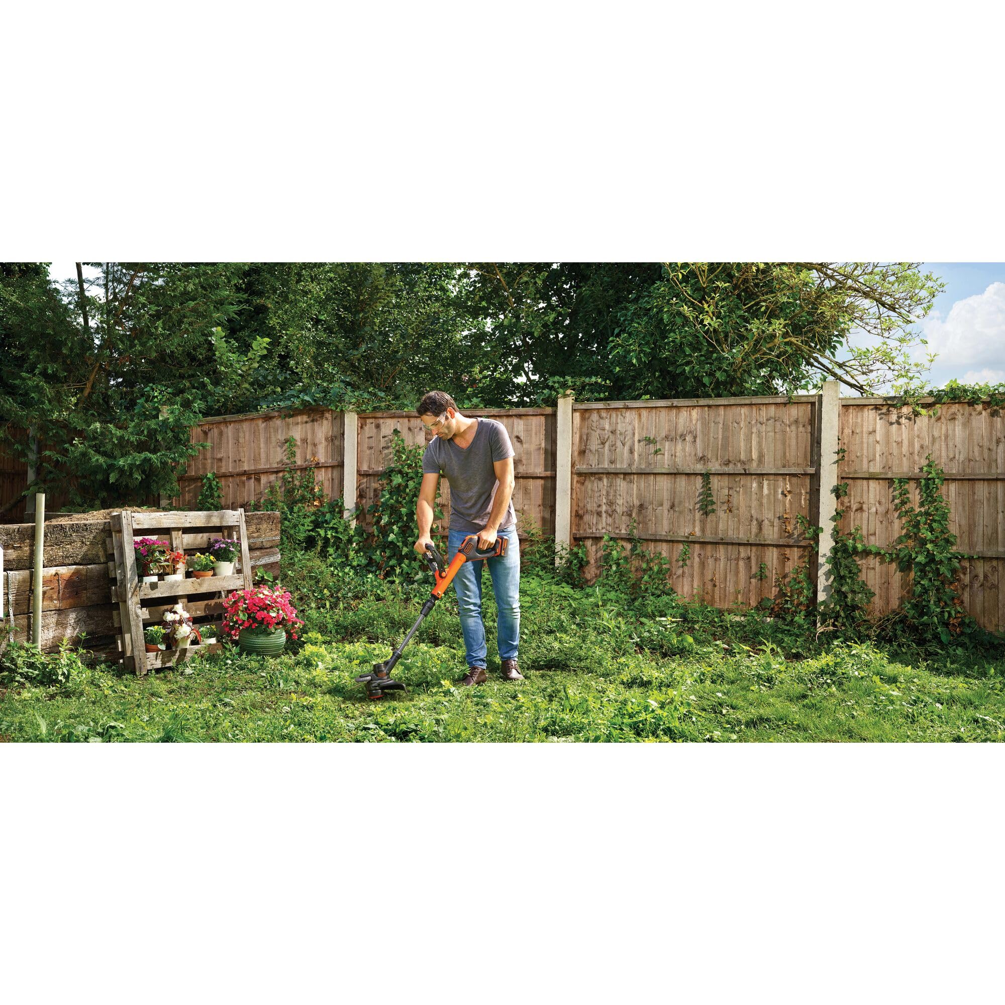 BLACK+DECKER, Powercommand, Power Select, STC1840EPC Podkaszarka akumulatorowa o szerokości cięcia 30 cm, 18V, 4.0 Ah, akumulator litowo-jonowy
