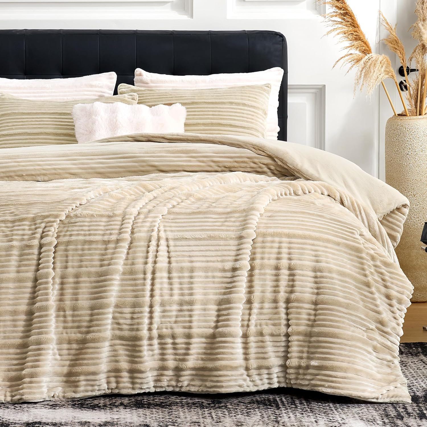 Amélie Home Fleece King Size Comforter Set Beige, 3 Pieces Super Soft Warm Fluffy Plush Bedding Set with Pillowcases for Winter, 106"x90" Beige King (106"x90")