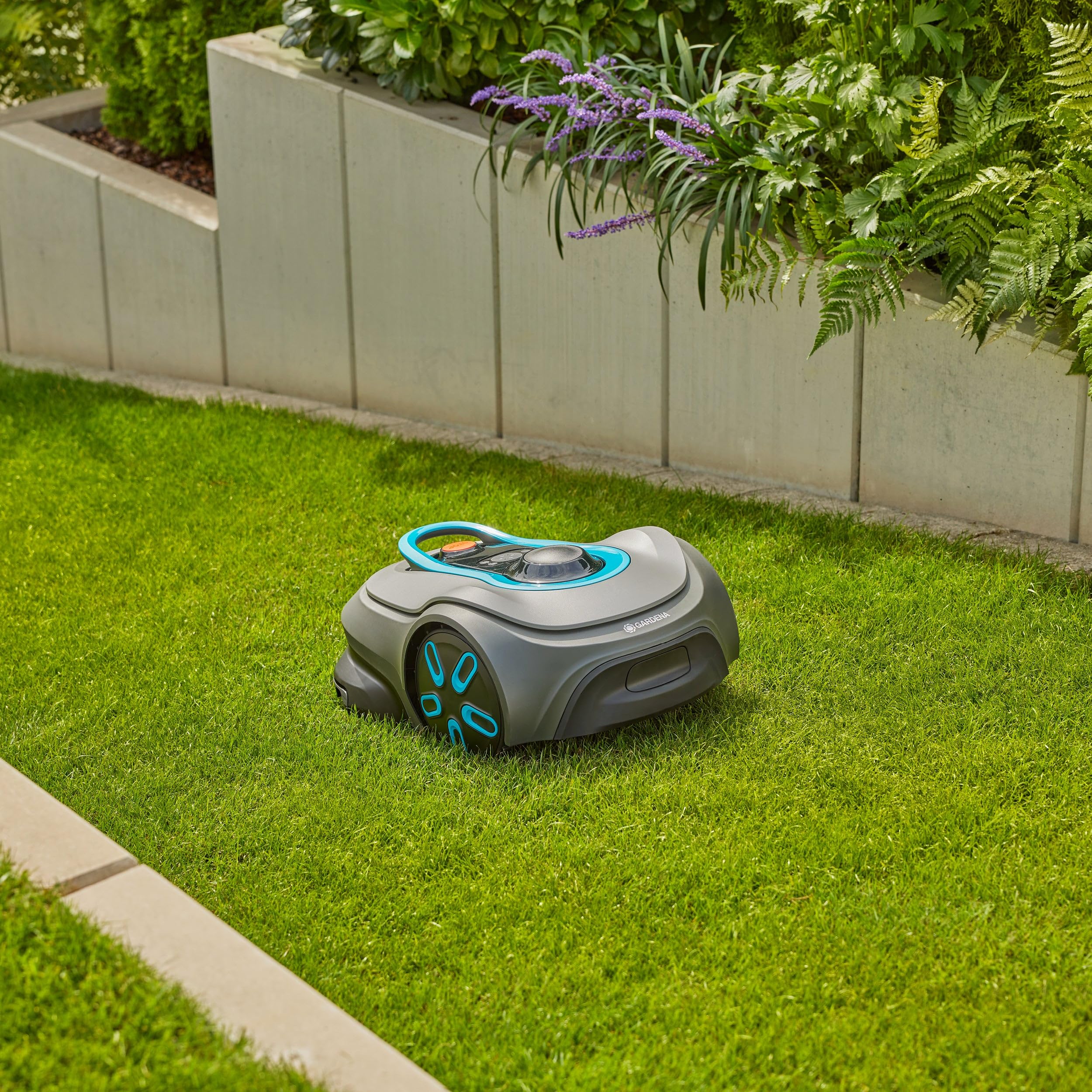 Gardena smart SILENO Free Set 600 m² Mähroboter, kabellos, für Rasenflächen bis 600 m², LONA Intelligence, ohne Begrenzungskabel, leiser Betrieb, intelligenter Mäher mit App Steuerung (19921-20)