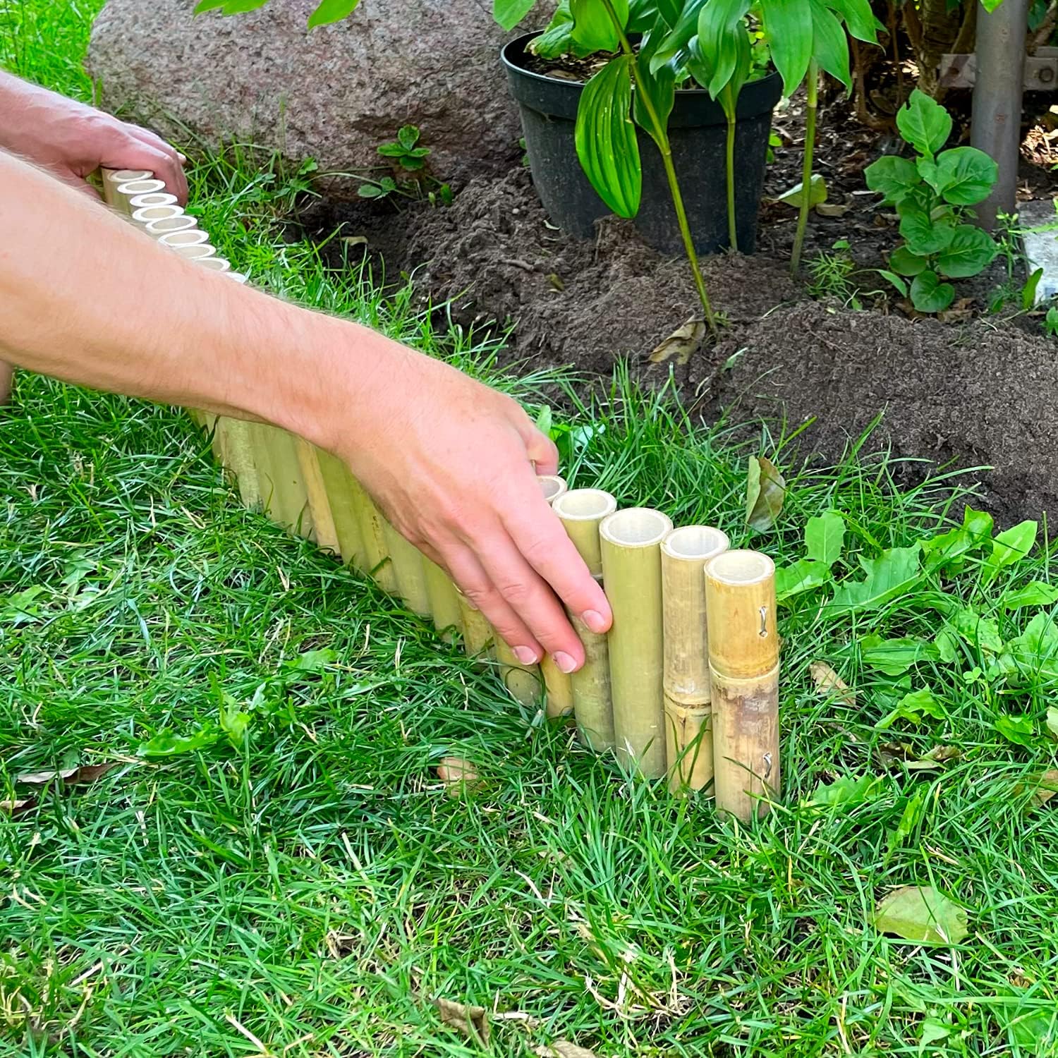 workingHOUSE Bamboo Lawn Edging 1m Flexible Garden Edging Border Roll