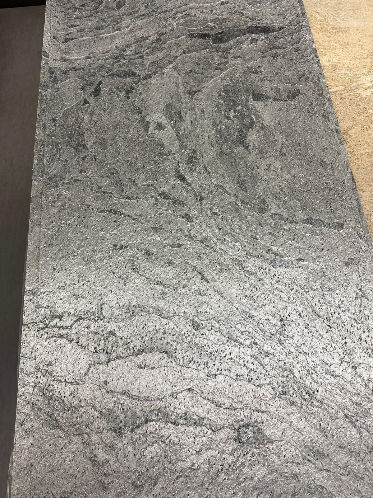 Wandverkleidung Naturstein Schiefer 122 x 61 cm Universal Echtstein Fliesen für Innen + Außen + Kamin + Dusche + Sauna ultradünn und flexibel Klinker Riemchen Wandverblender