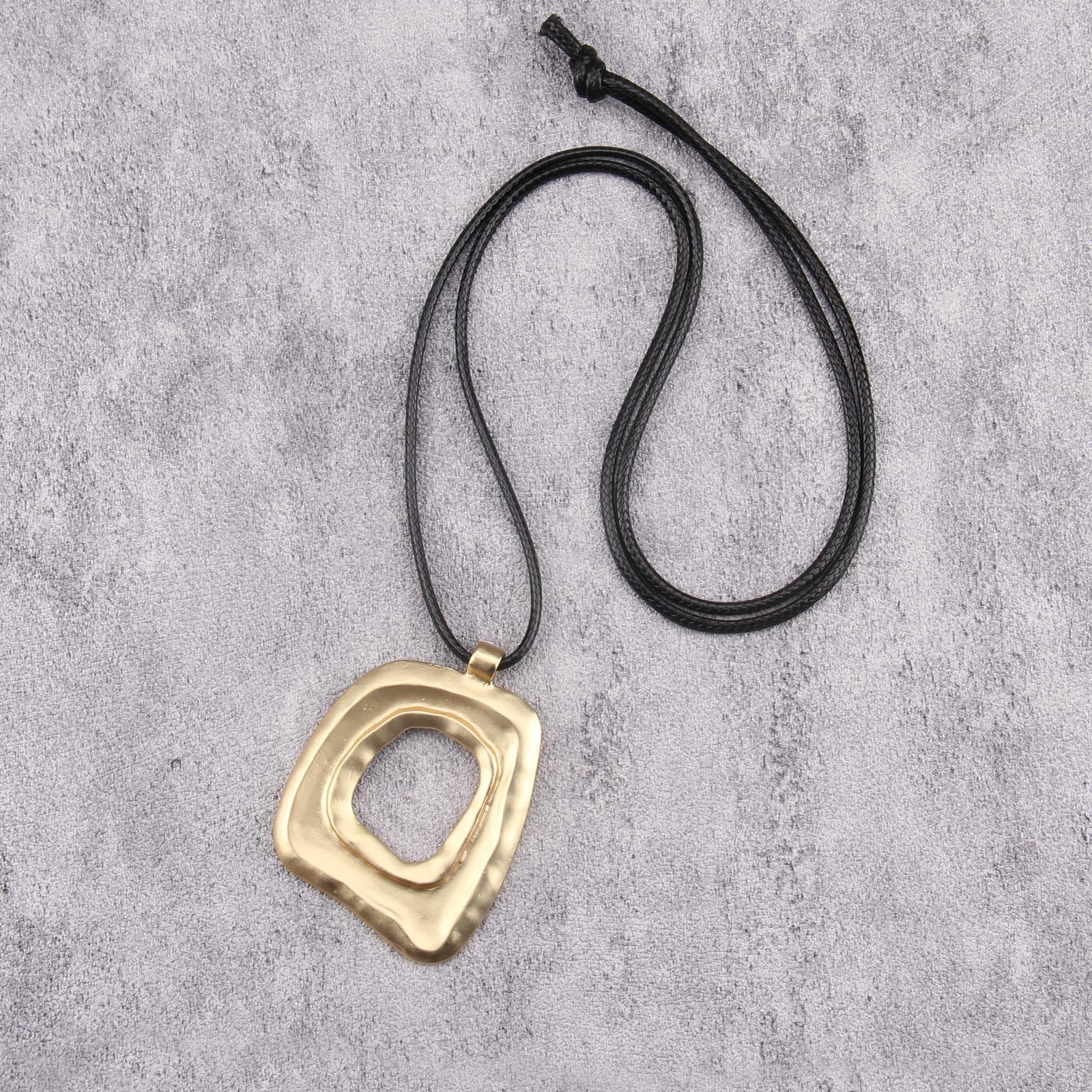 Boho Necklaces for Women Chunky Circle Necklace Layered Boho Circle Leather Choker Necklace Long Vintage Necklaces Bohemian Jewlery Gifts