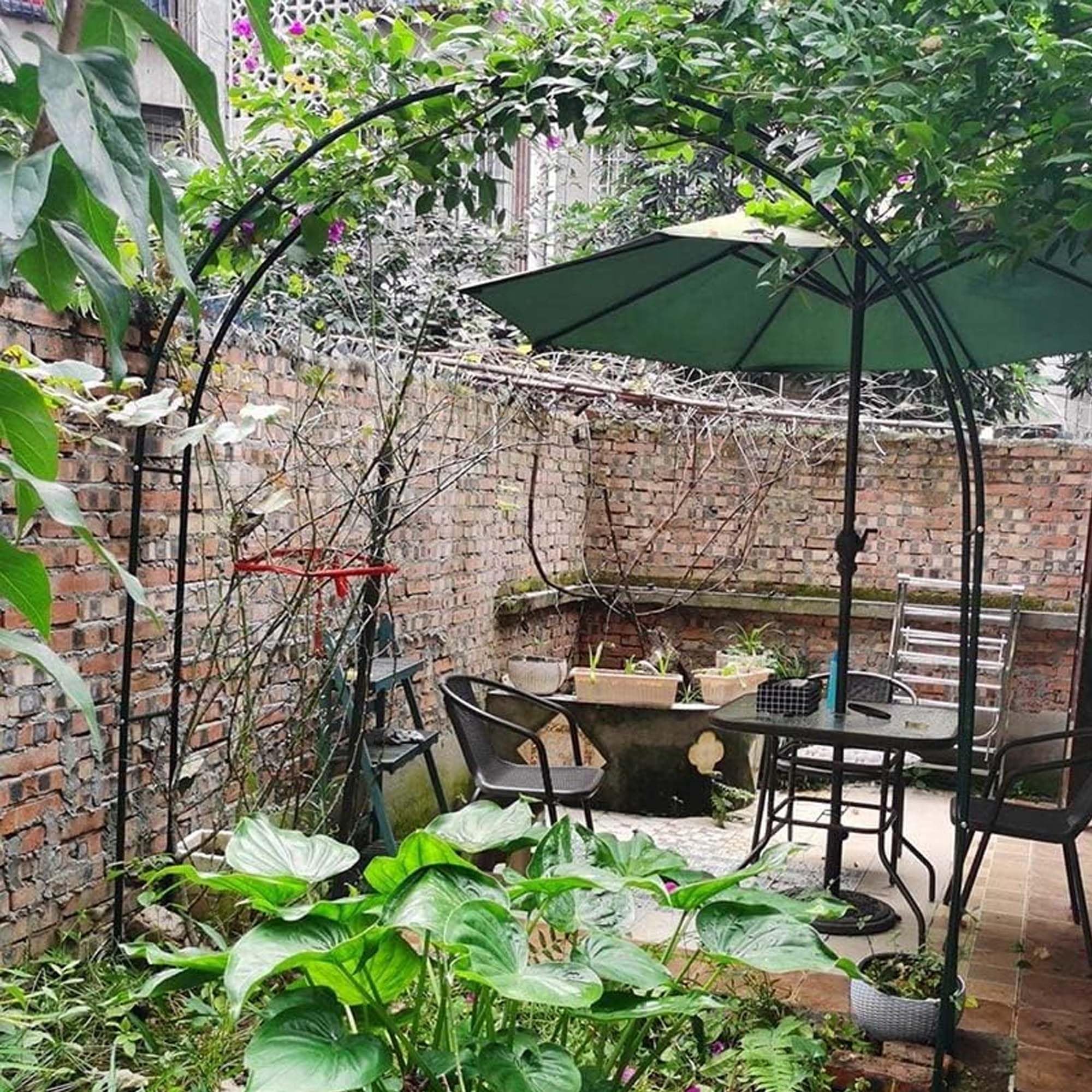 Wytrzymała metalowa podpora do altanki ogrodowej, odporna na warunki atmosferyczne, metalowa kratka do dekoracji ślubnych, pnączy i imprez (czarna, szer. 350 cm x wys. 220 cm)