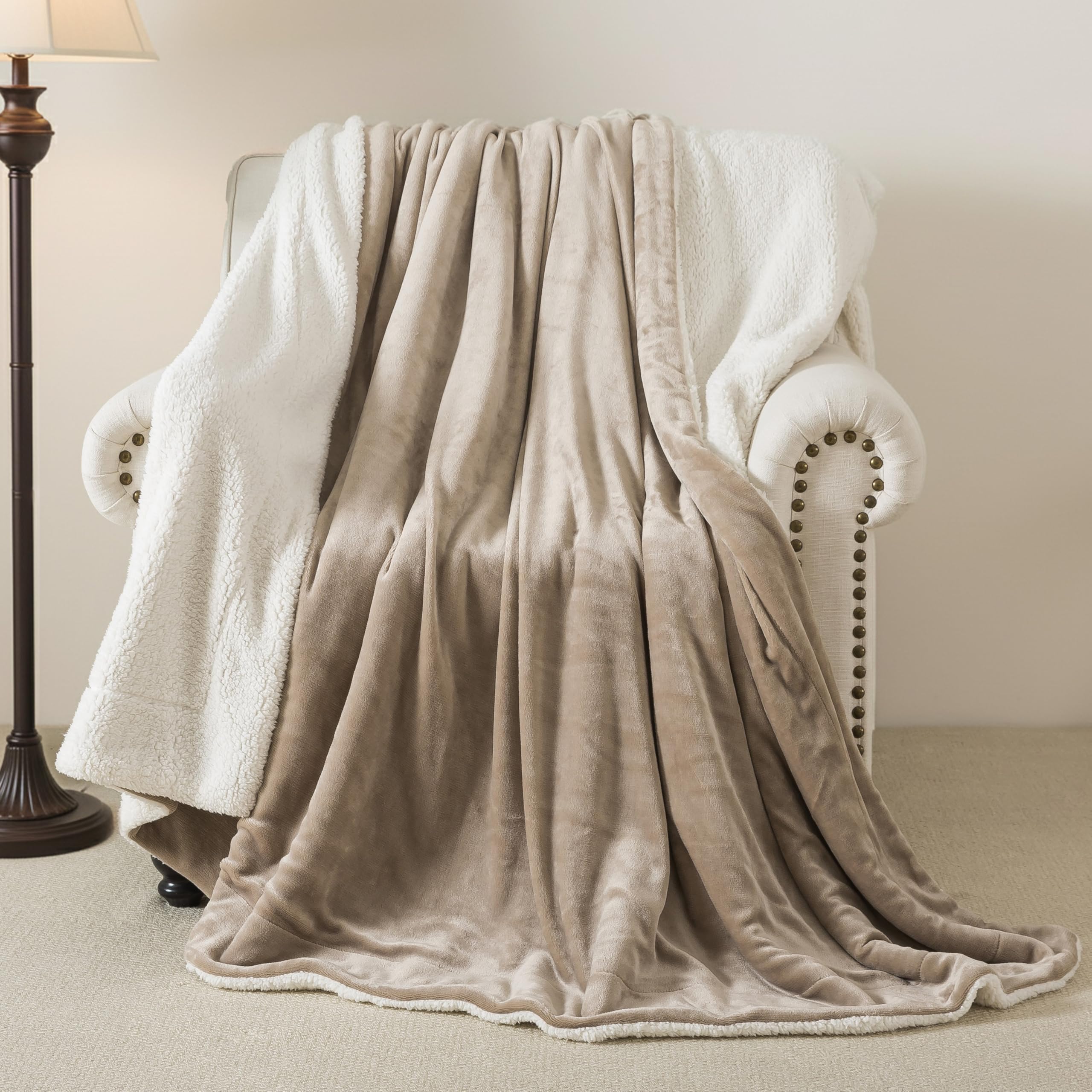 R.SHARE Manta Sherpa Mantas para Sofa Cama Suave y Cálida Manta Polar Mullida Felpa para Invierno Certificada Oeko-Tex,220 x 240 cm,Beige
