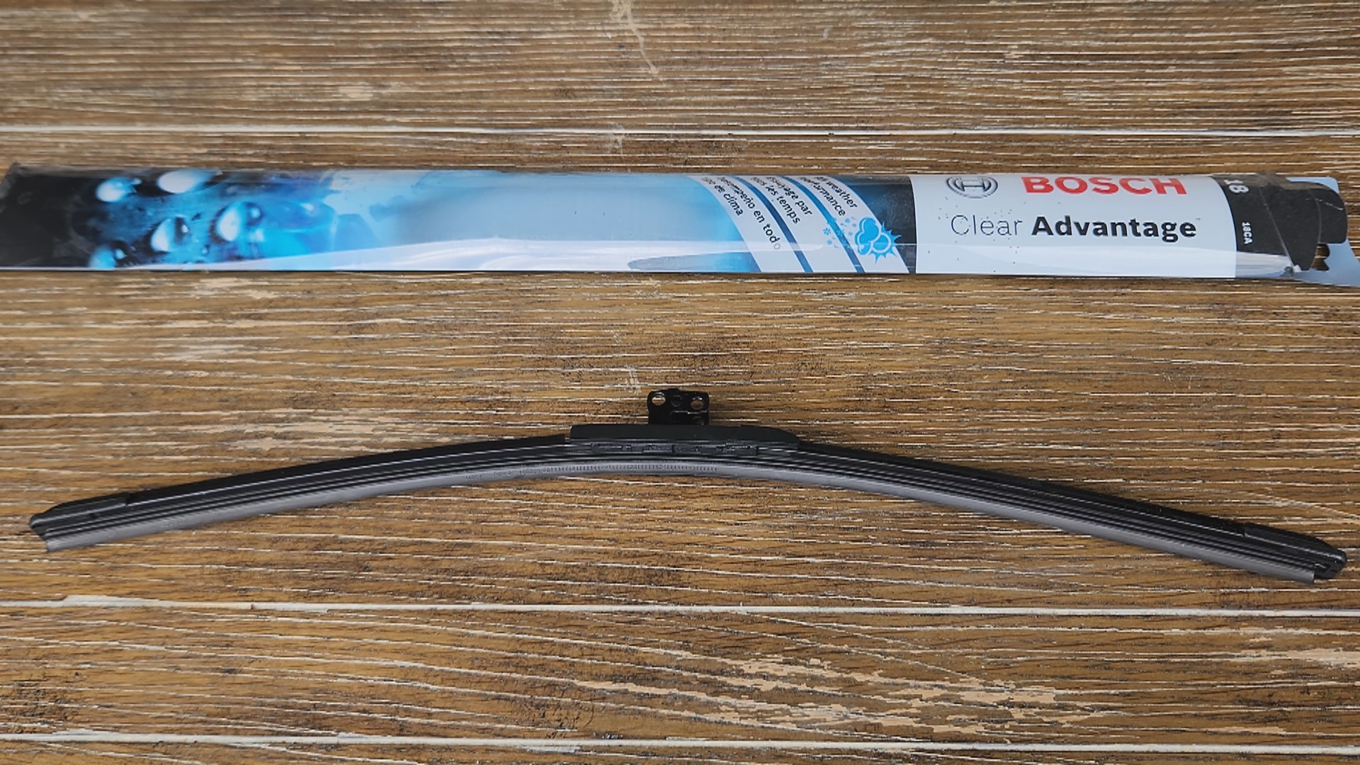 Watch Bosch Automotive Clear Advantage 18CA Wiper Blade 18' on
