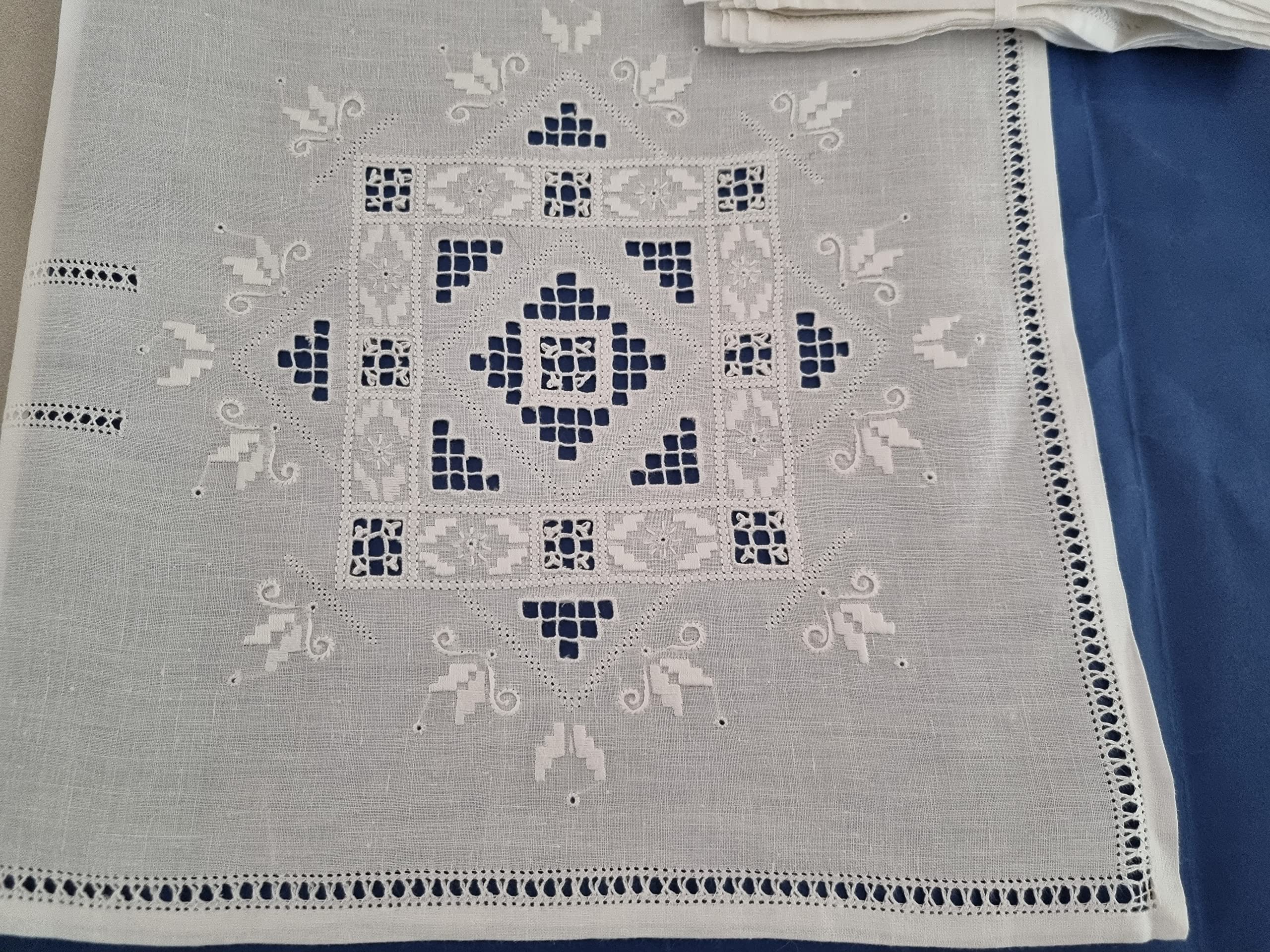 Museale Tischdecke x12 aus reinem Leinen mit Stickerei Vollstich und Antikstich komplett von Hand 168 x 275 cm