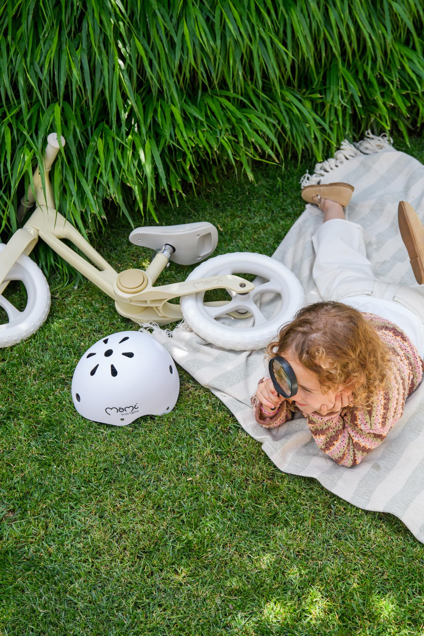 Momi Bicicletta senza pedali NORU per bambini dai 2 anni (max 25 kg), pieghevole con un pulsante, sella regolabile, ruote EVA antiforatura da 12"
