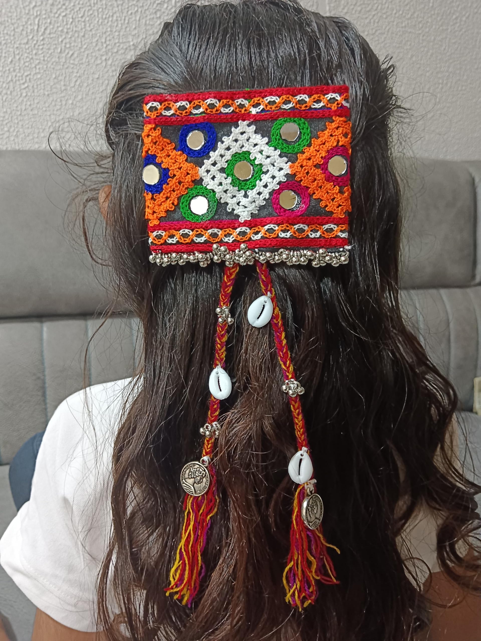 Traditional ATRACTIVE Bow with COLOURFULL Hanging