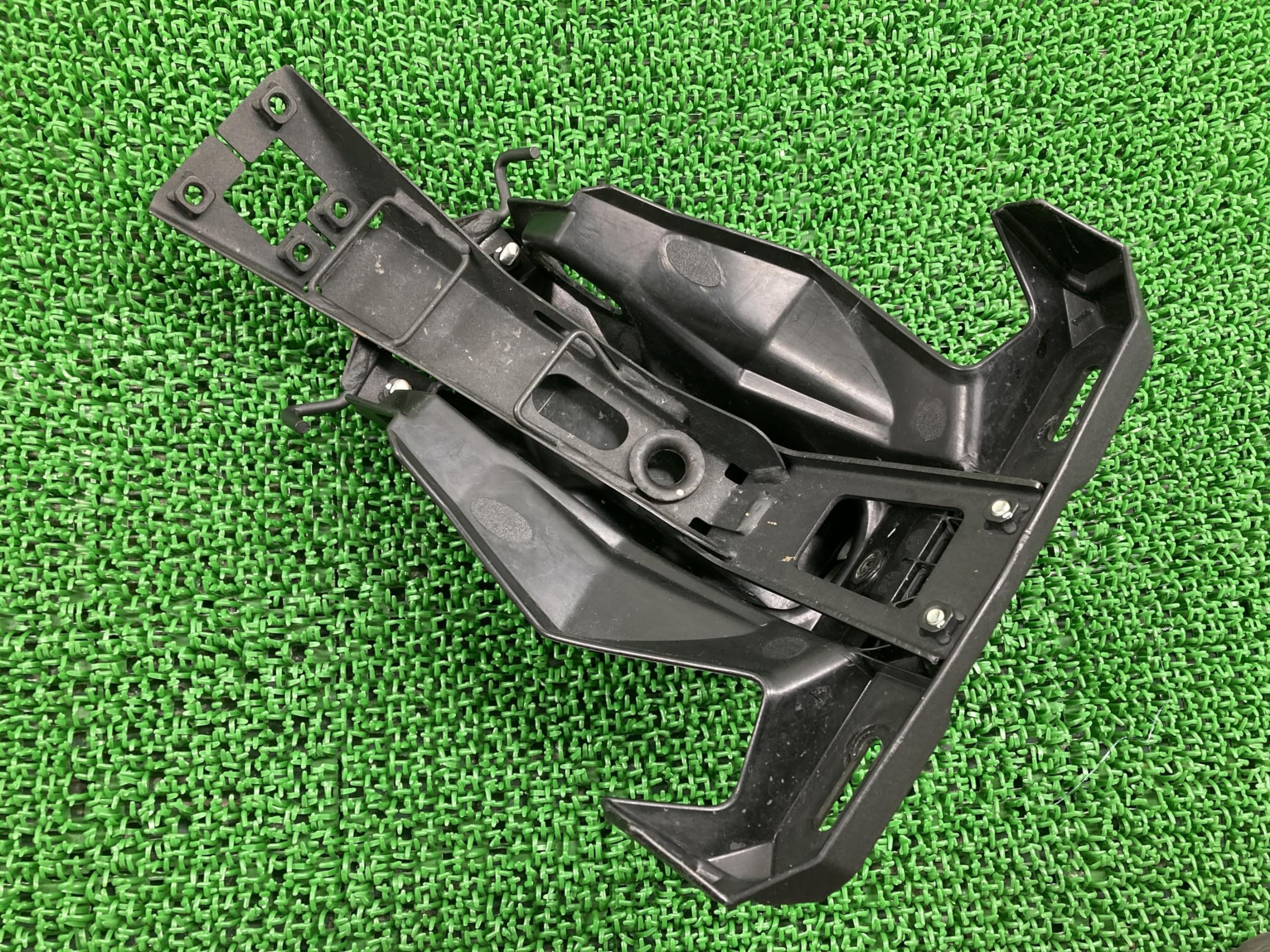 専用 カワサキ（Kawasaki） ZX-25R リアフェンダー 35019-0670 純正 中古